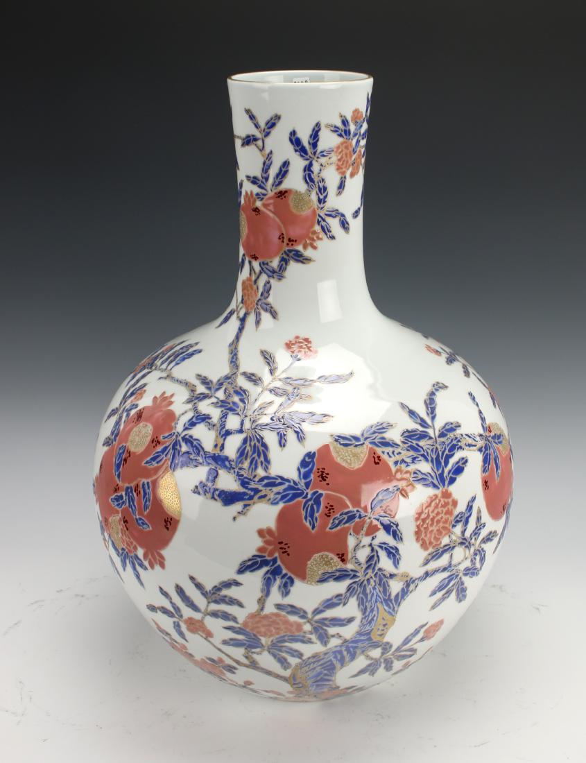 LARGE BULBOUS QIANLONG POMEGRANATES VASE (1 of 9)