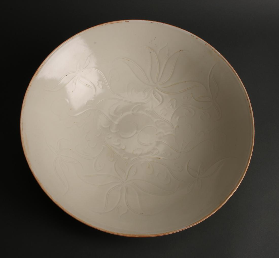 LARGE DING WARE BOWL (1 of 7)