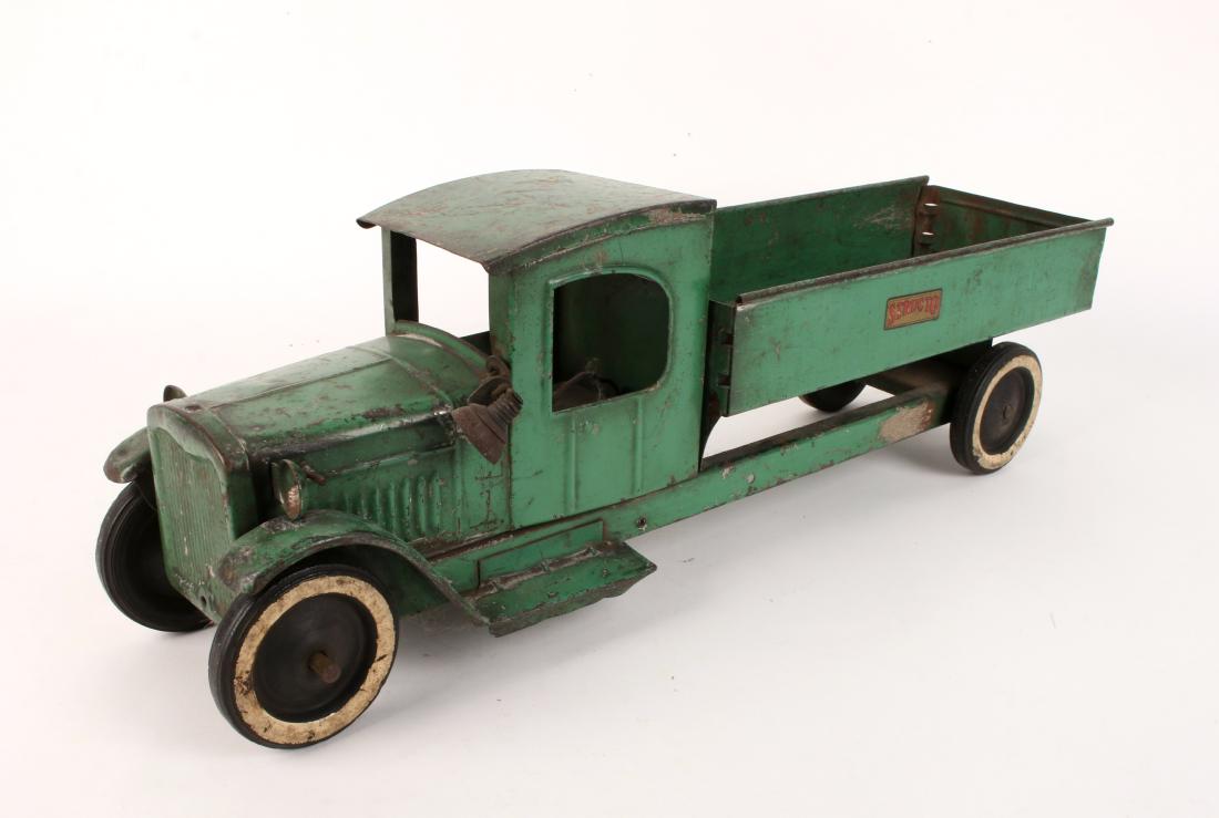 STRUCTO ANTIQUE METAL TOY TRUCK