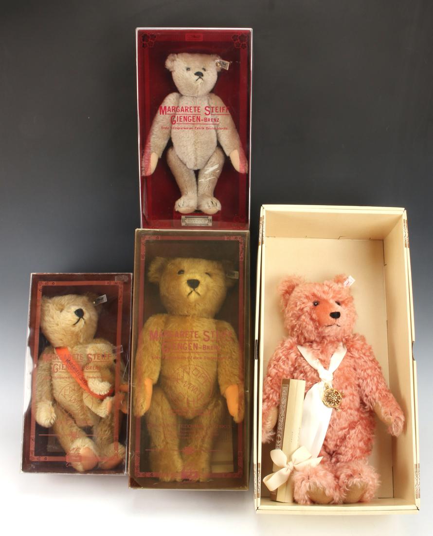 FOUR STEIFF TEDDY BEARS IN BOX (1 of 10)