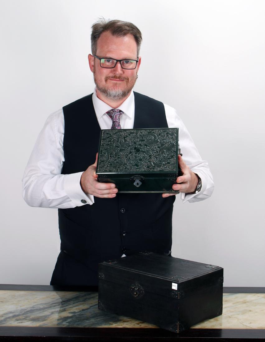 CARVED JADE STORAGE BOX WITHIN ZITAN BOX (1 of 10)