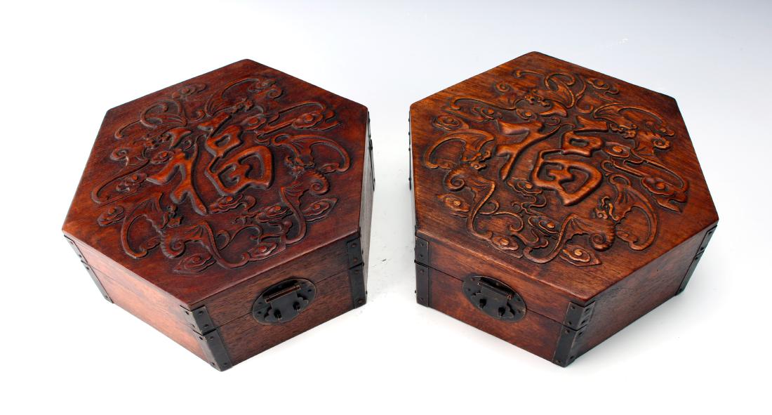 PAIR OF HEXAGONAL HUANGHUALI BOXES (1 of 8)