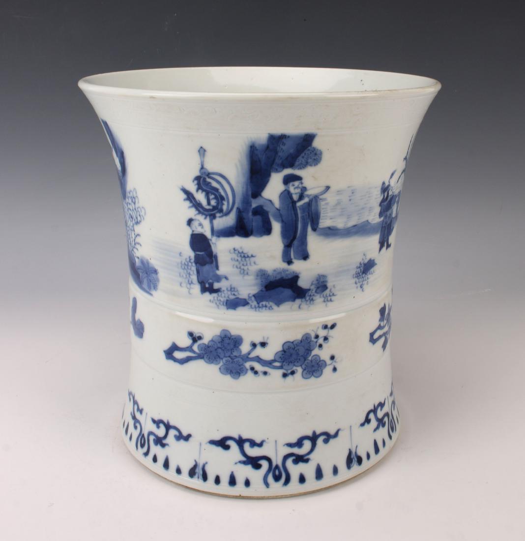 LARGE TRANSITIONAL PERIOD BLUE & WHITE BRUSH POT (1 of 7)