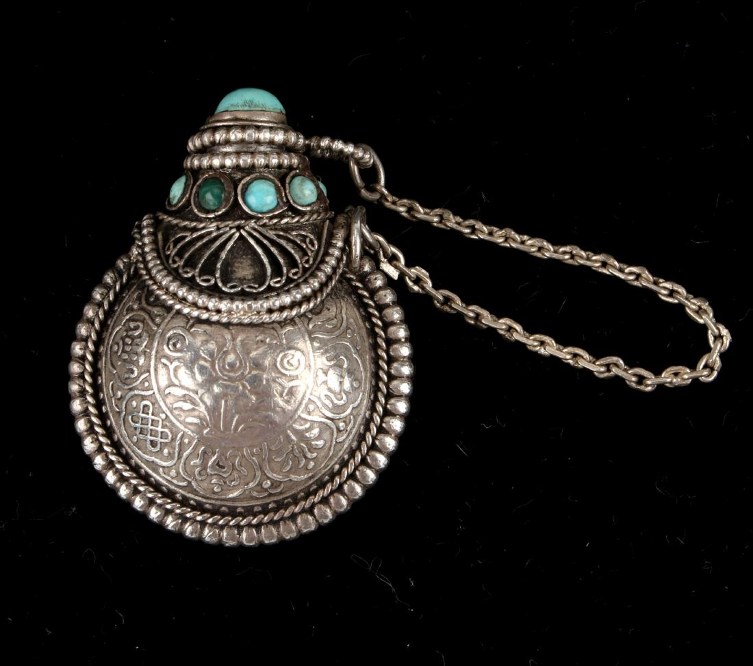 ANTIQUE TIBETAN SILVER SNUFF BOTTLE (1 of 5)