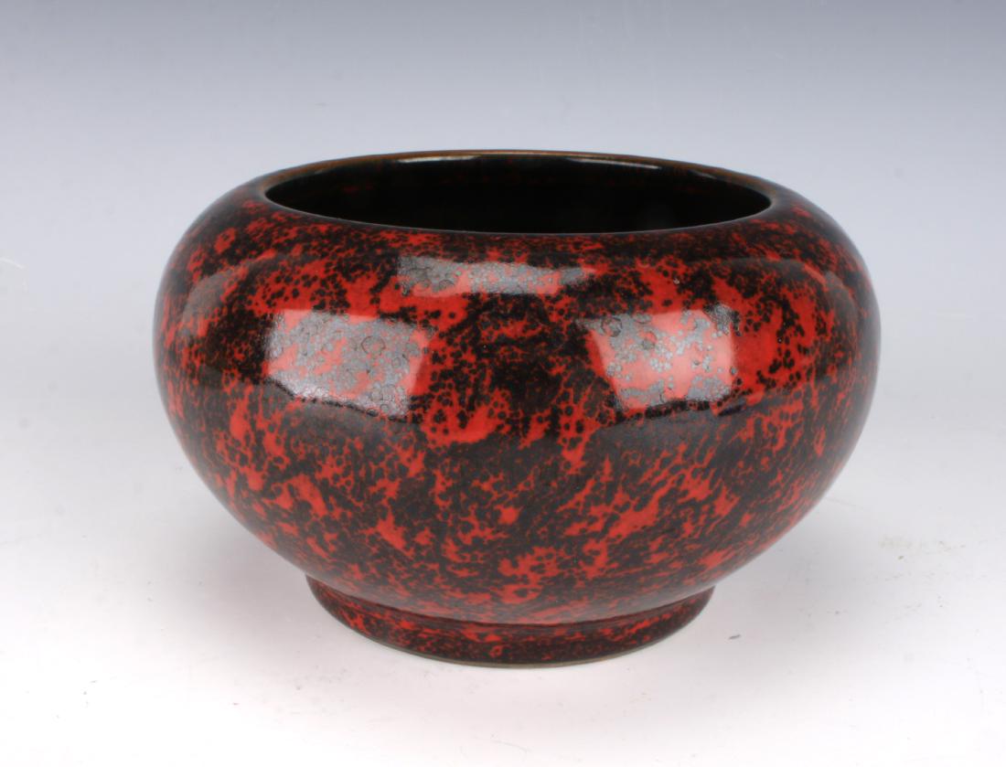RED AND BLACK PLANTER (1 of 6)