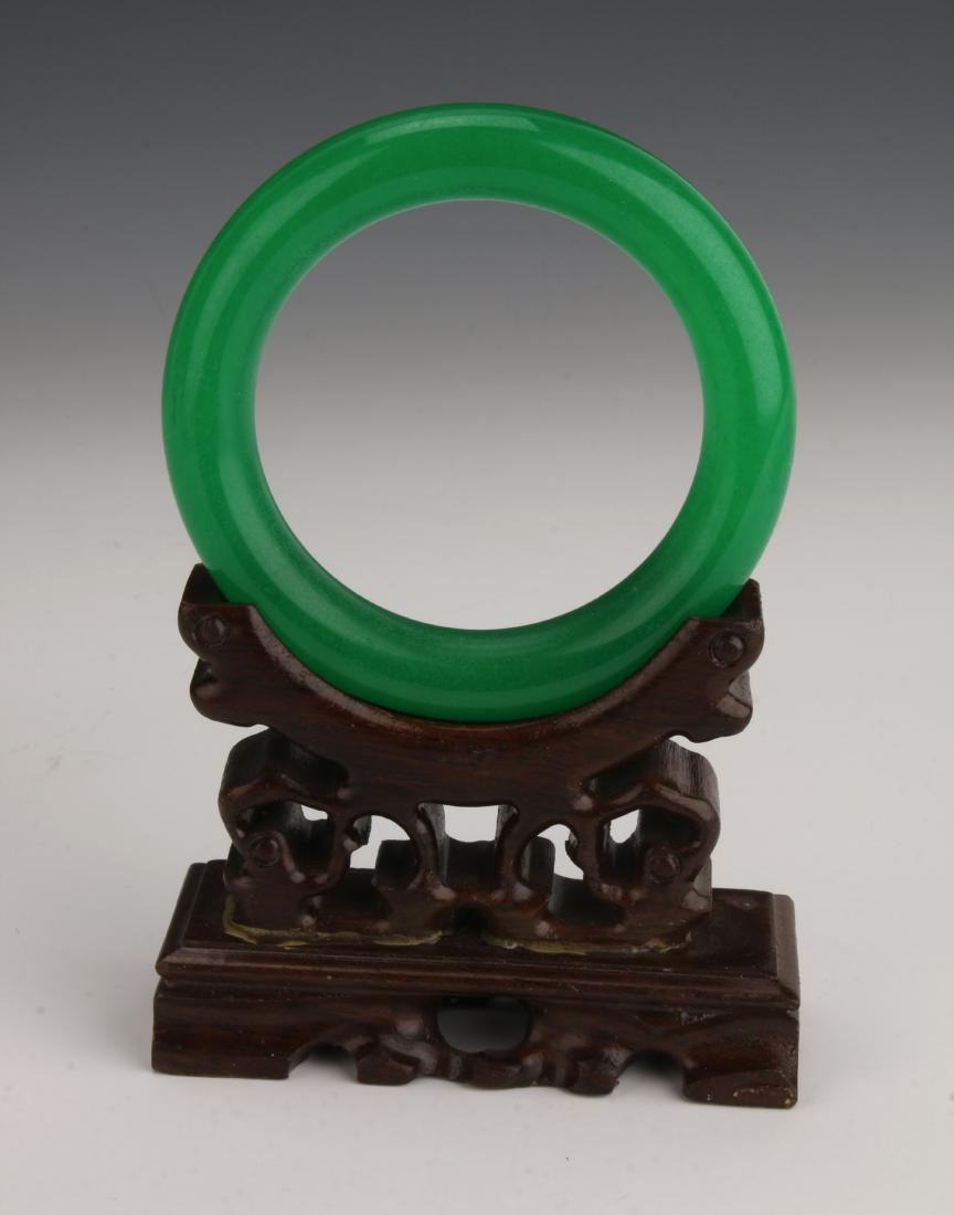 CHINESE IMPERIAL GREEN JADE BANGLE (1 of 6)