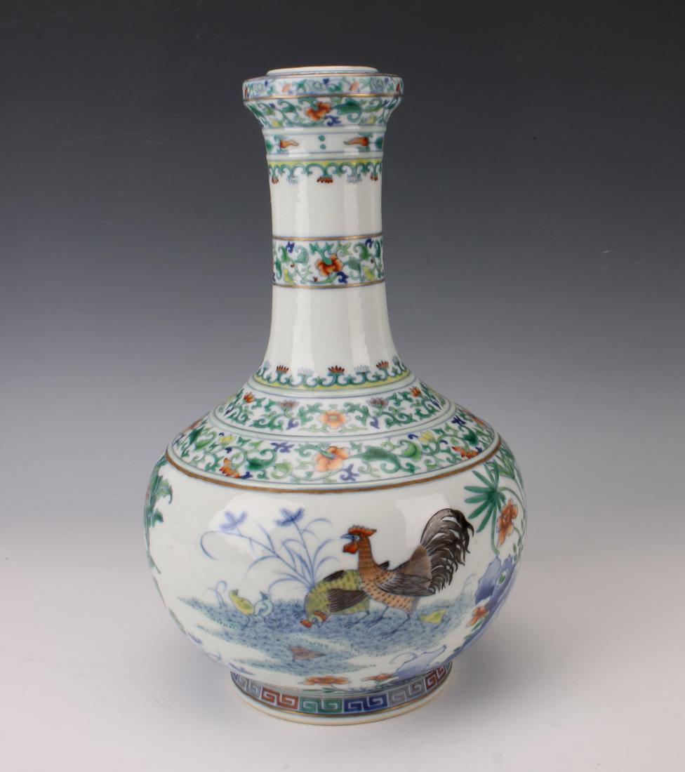 QIANLONG PORCELAIN ROOSTER BOTTLE VASE (1 of 7)