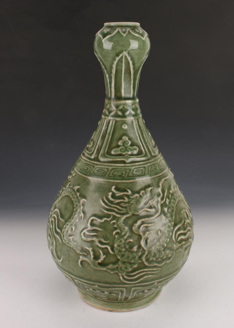 GARLIC HEAD DRAGON VASE (1 of 9)