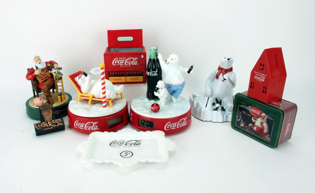 ASSEMBLED LOT OF COCA COLA MERCHANDISE (1 of 7)