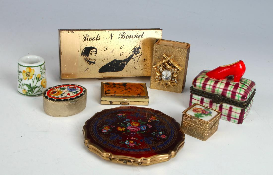 ASSEMBLED LOT OF TRINKET BOXES & COMPACT (1 of 7)