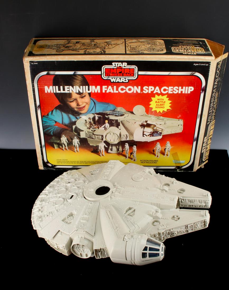 KENNER STAR WARS MILLENNIUM FALCON WITH BOX (1 of 6)