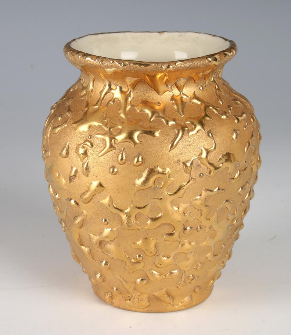 MID CENTURY MODERN 22K GOLD USA TEXTURED VASE (1 of 2)