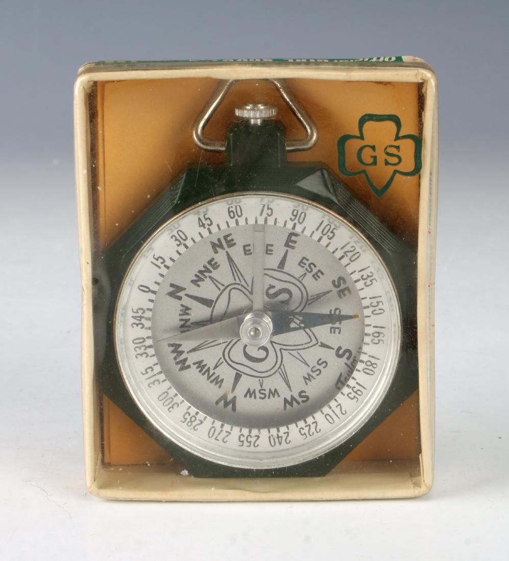VINTAGE GIRL SCOUT COMPASS IN ORIGINAL BOX (1 of 4)