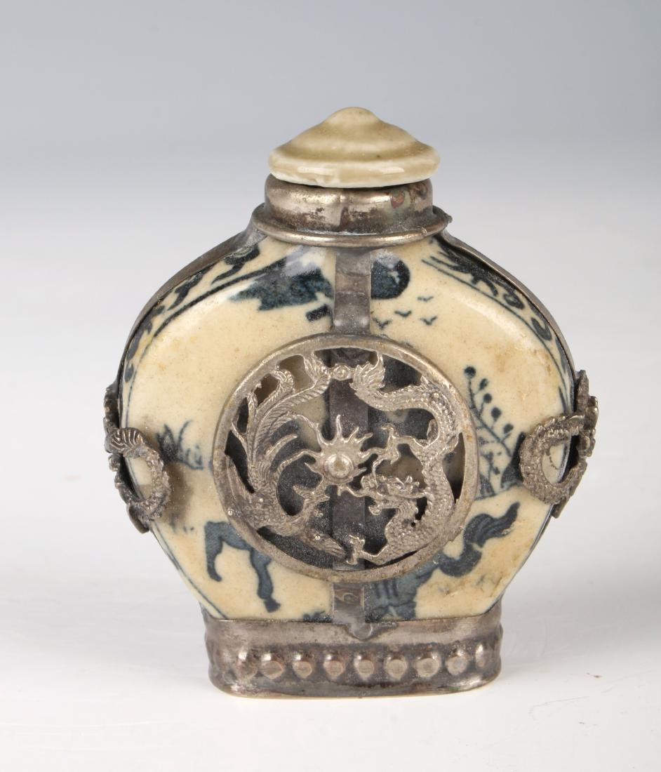 PORCELAIN AND METAL SNUFF BOTTLE (1 of 5)