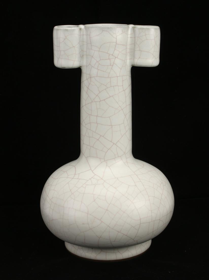 CHINESE WHITE CRACKLE VASE (1 of 4)