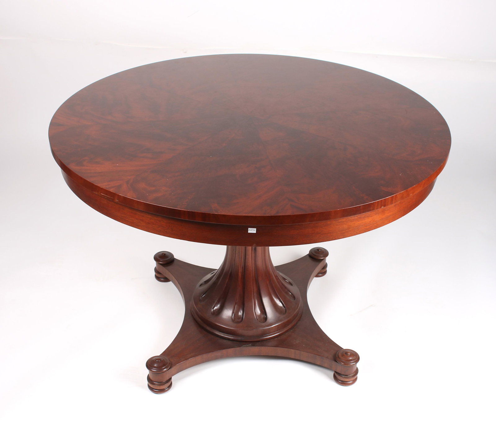 HENREDON RALPH LAUREN ROUND CENTER TABLE: HENREDON RALPH LAUREN ROUND CENTER TABLE: With fluted center column on four low feet. Beautiful veneer in pie shape on top and smooth apron below. A striking, well made piece with Henredon #665737 and