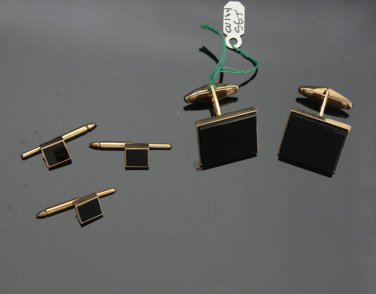 14K YG ONYX SQUARES TUXEDO CUFFLINKS STUDS SET: Perfect squares of black onyx slabs are bezel set in polished 14K yellow gold. Wing back cufflinks and three studs. Classically handsome. New fine jewelry from