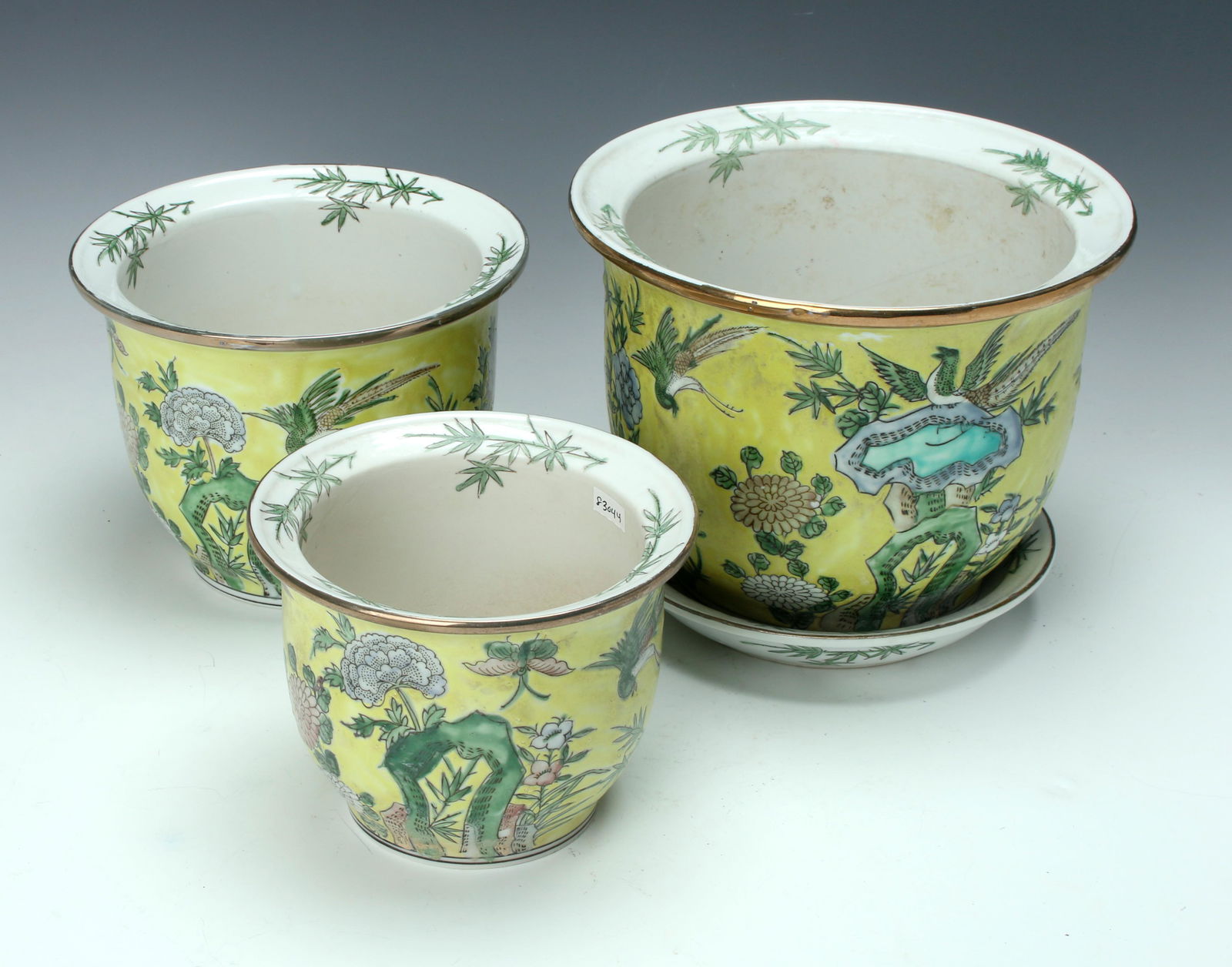 3 FAMILLE JAUNE NESTING PLANTERS (1 of 4)
