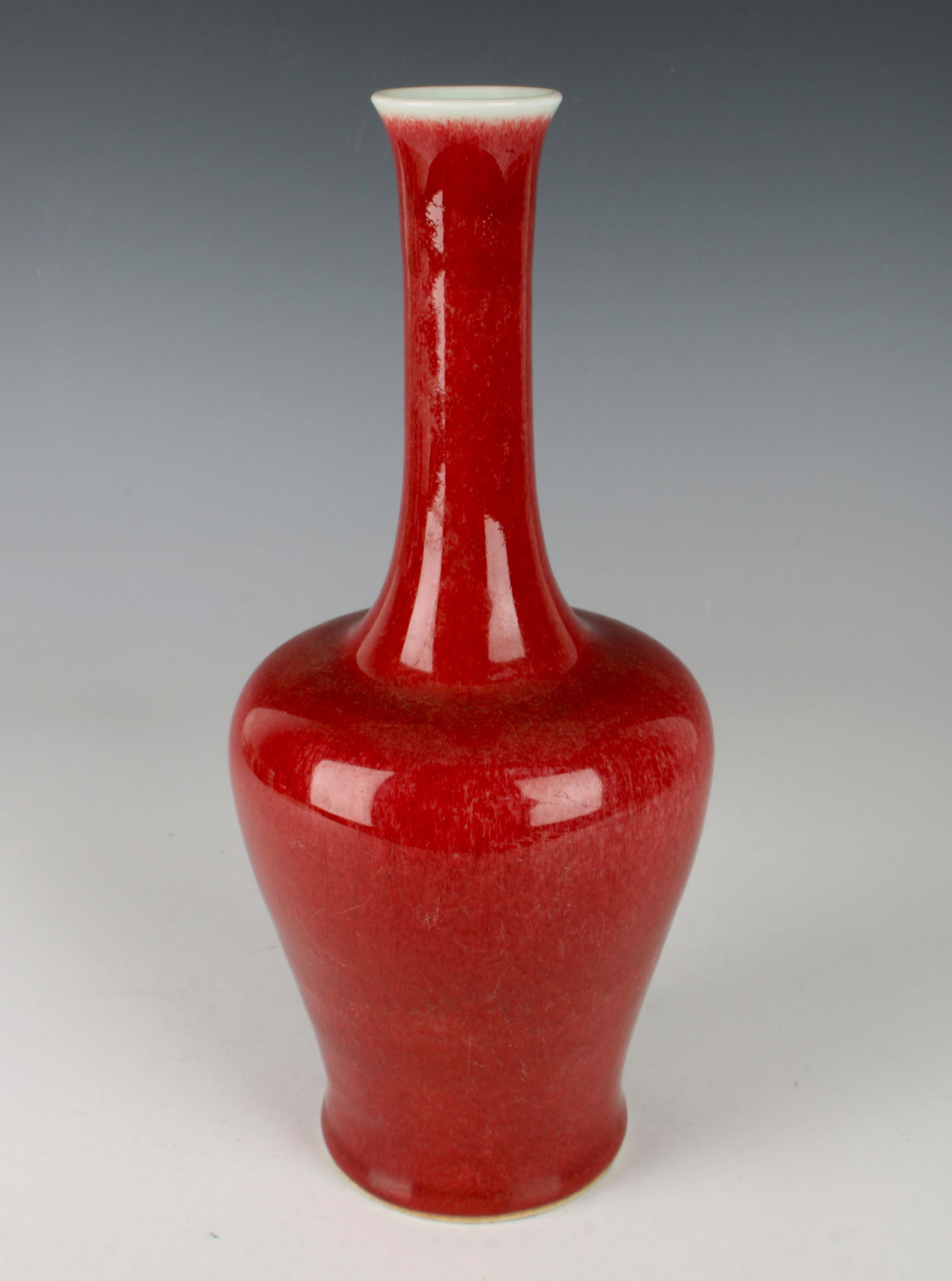 OXBLOOD MALLET VASE (1 of 4)