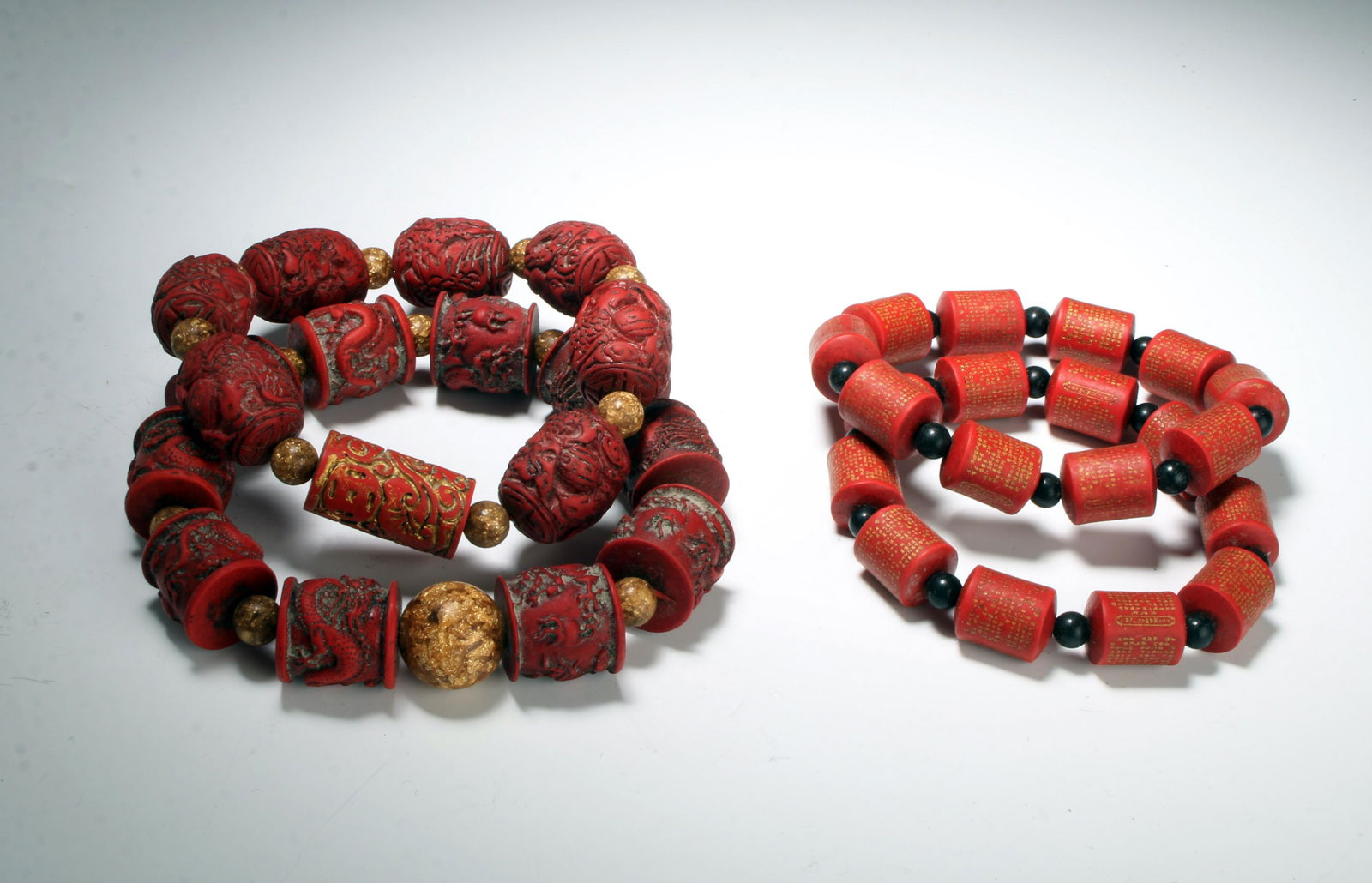 4 CHINESE CARVED BEAD BRACELETS (1 of 5)