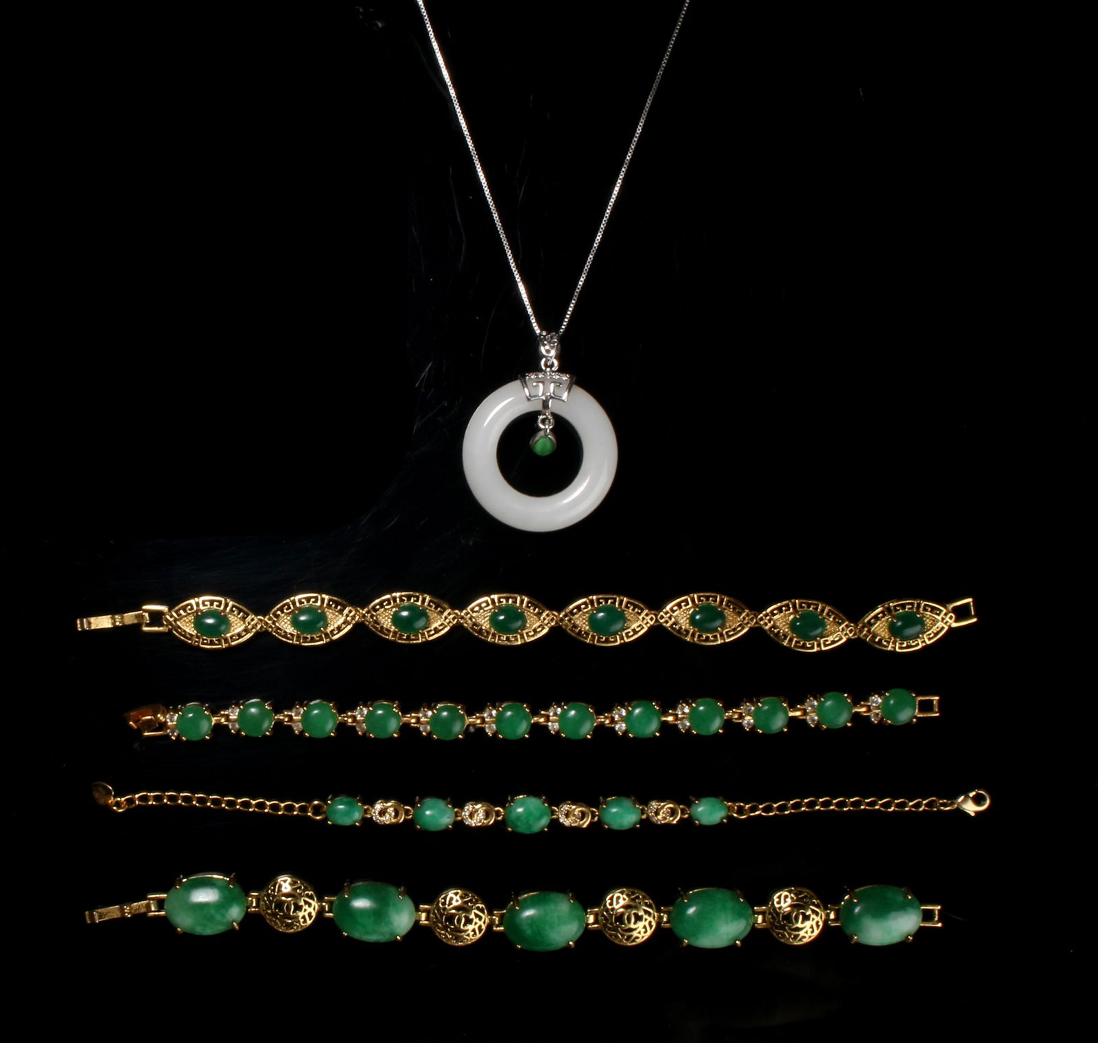 4 JADE BRACELETS & JADE PENDANT NECKLACE (1 of 5)