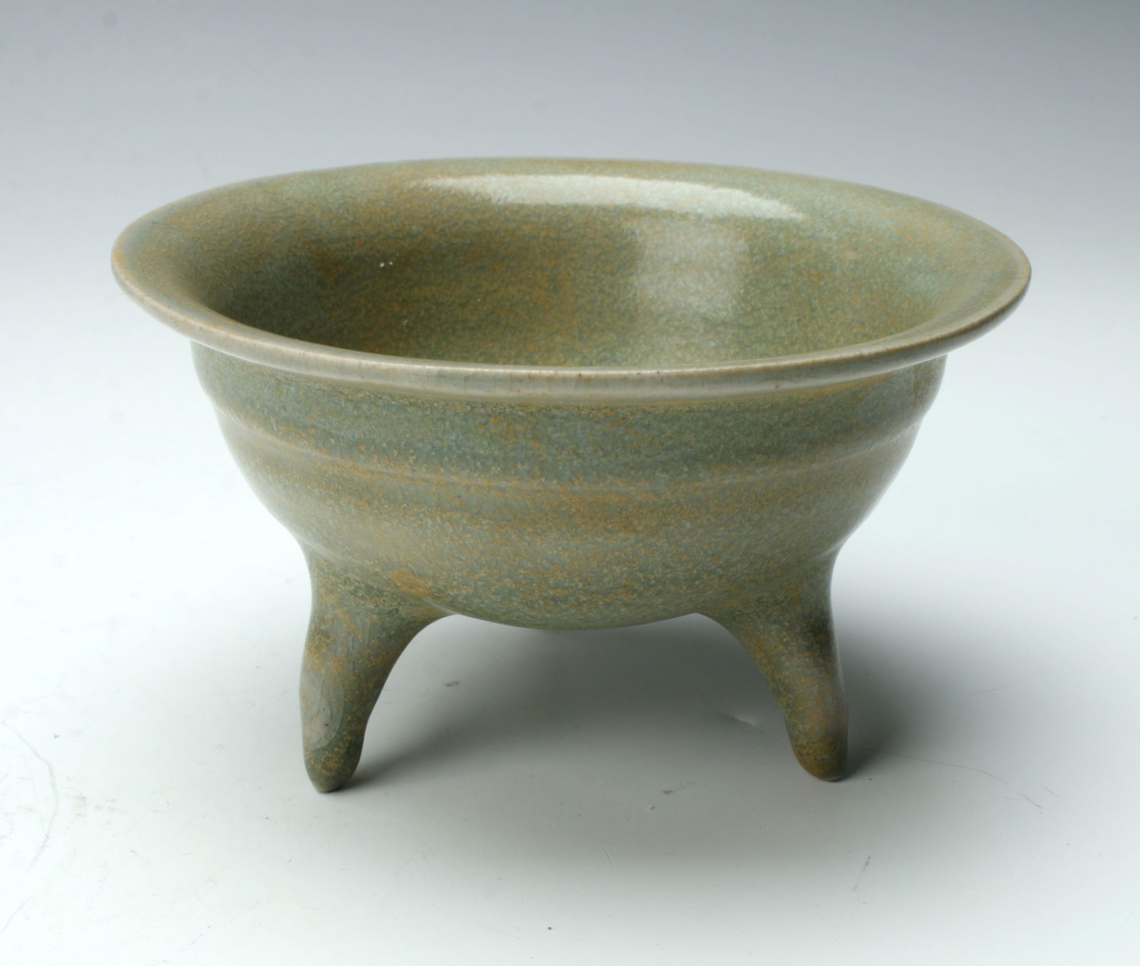TALL TRIPOD CELADON CENSER (1 of 5)