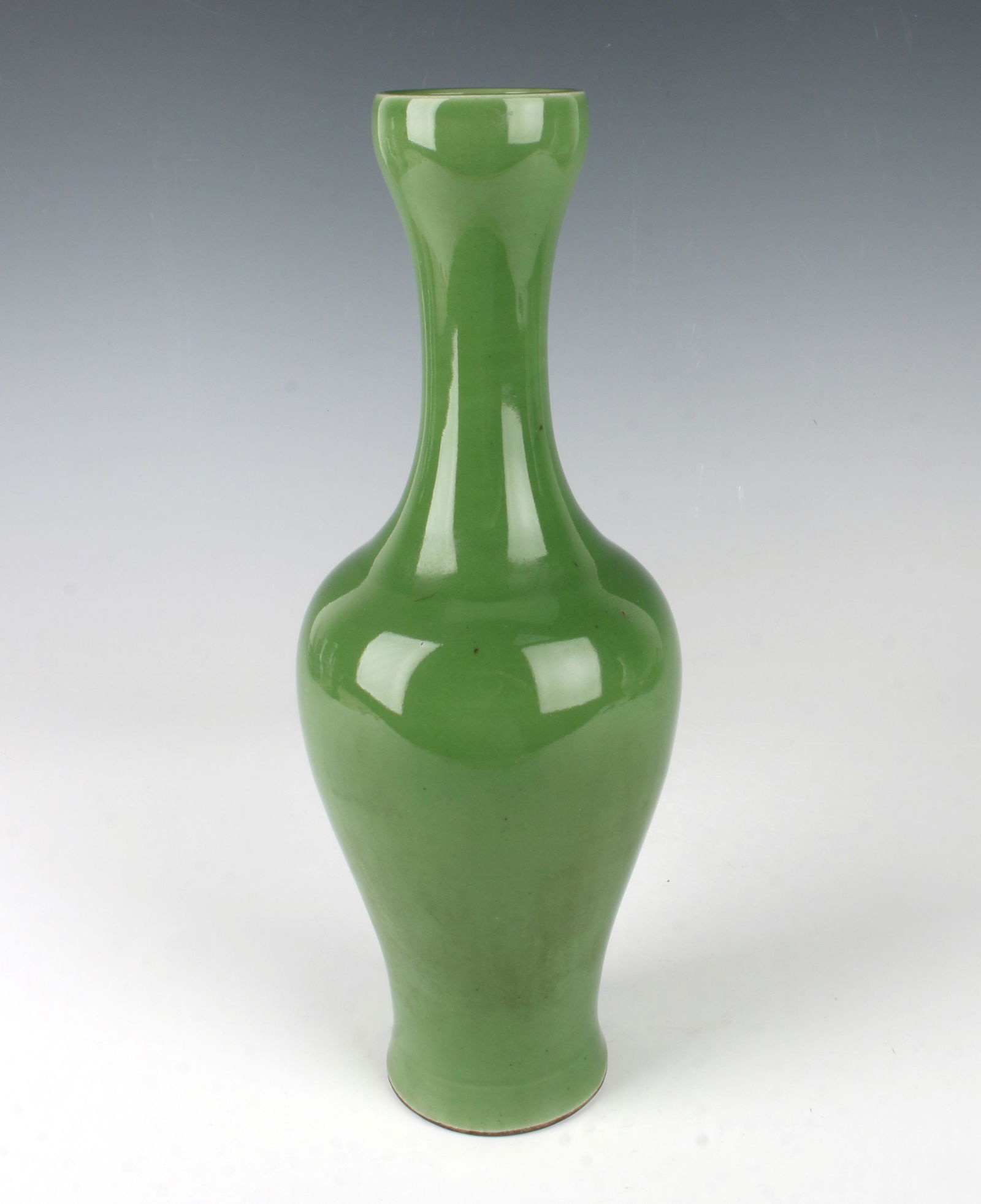 CHINESE PORCELAIN GREEN GLAZED VASE (1 of 4)