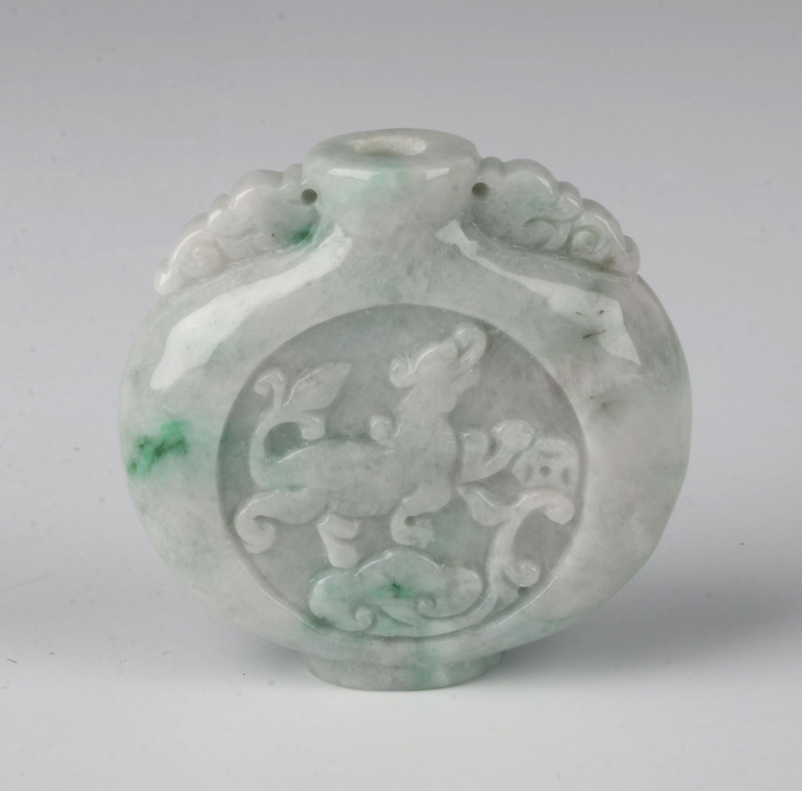 CARVED JADE SNUFF BOTTLE (1 of 4)
