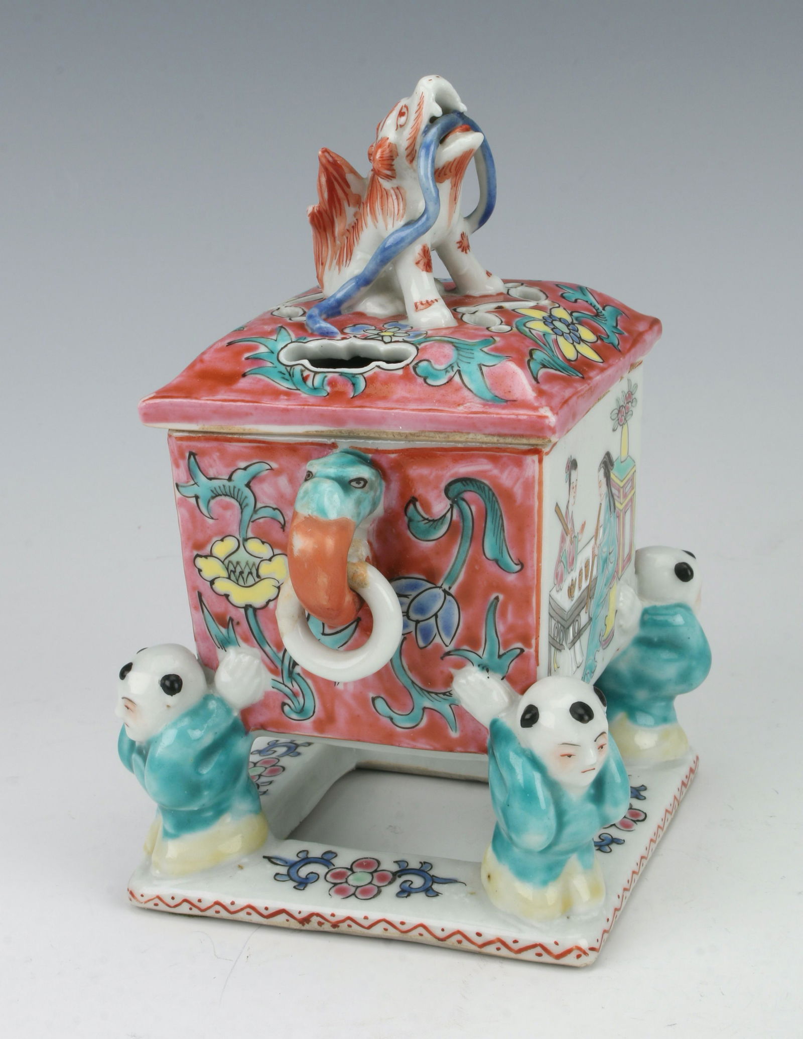 CHINESE PORCELAIN LIDDED BOX (1 of 7)