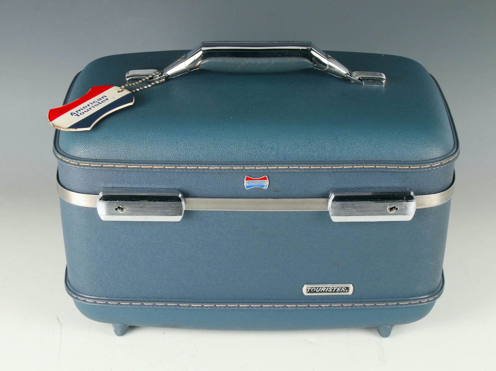 american tourister vanity case