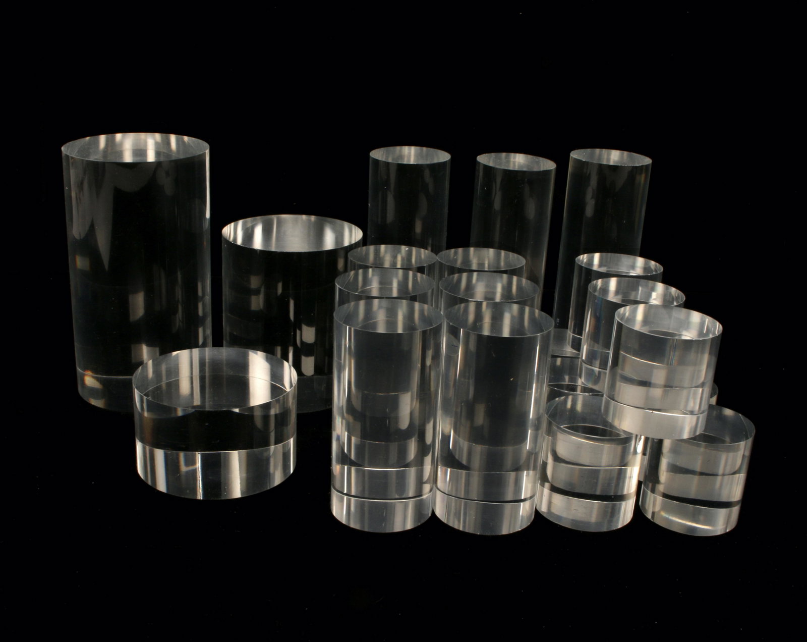 LUCITE CYLINDRICAL STANDS & HEREND BOX: Various sizes of Lucite display stands and empty Gift boxes- Herend box and decorative paper covered box. 1 each: 2 1/2 x 4 1/2", 2 1/2 x 3", 2 1/2 x 1"; 2) 1 1/2 x 4 1/4; 1) 1 1/2 x 4 