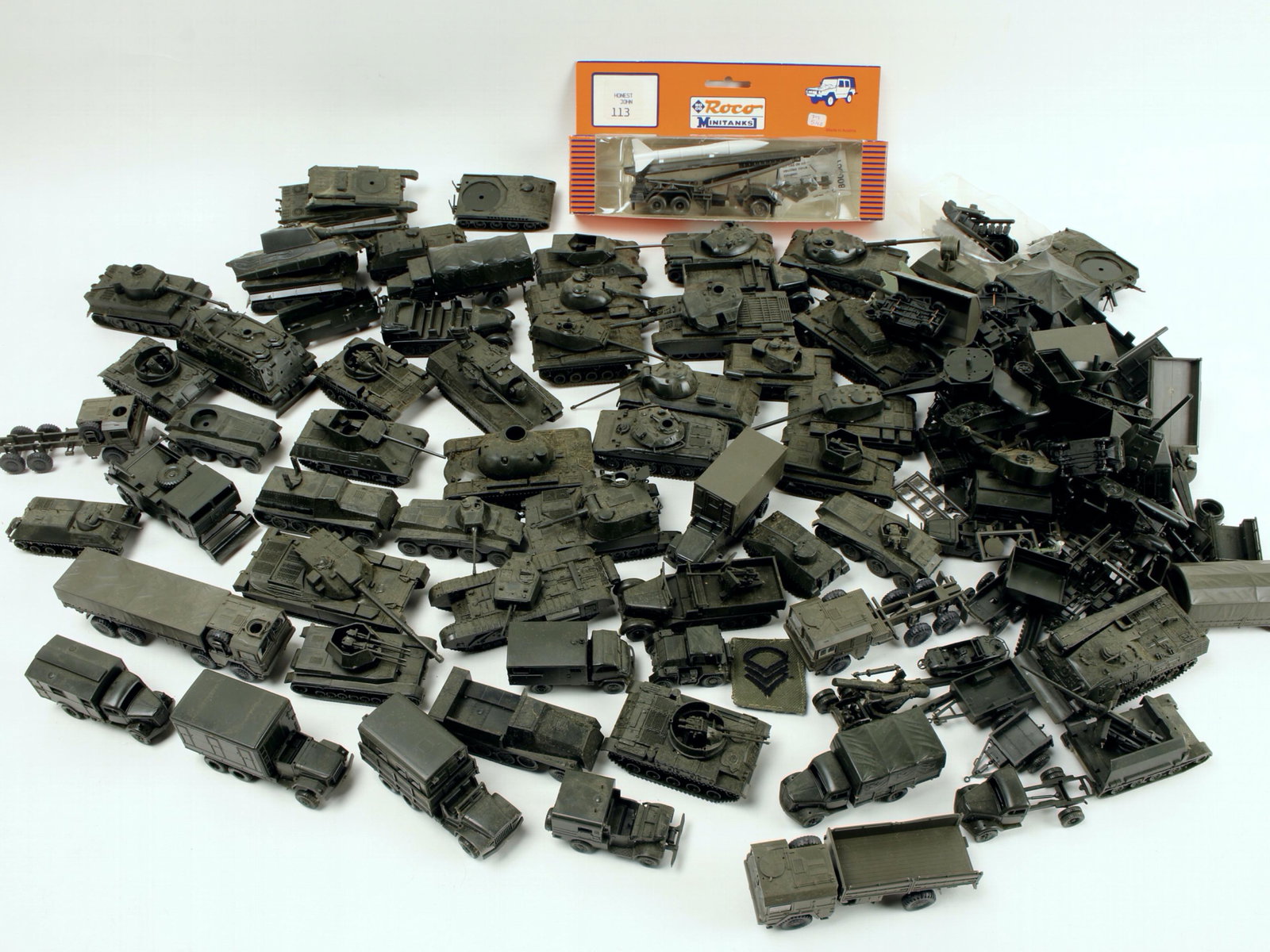 ROCO HO SCALE MILITARY VEHICLES: Roco HO Scale Military Vehicle. Various conditions. Made in Austria. $40 - $80 Please contact us for high resolution images of this lot. Shipping: We are able to pack and ship this item to