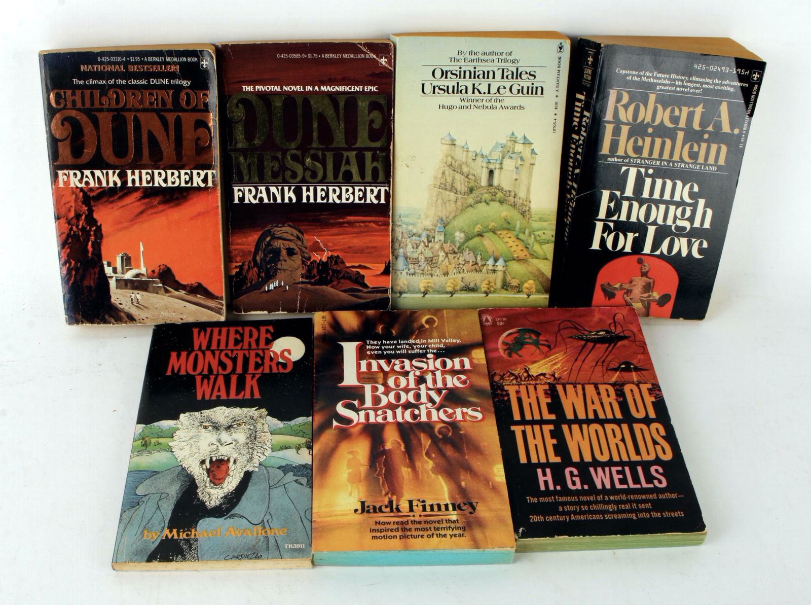 7 PAGE TURNER PAPERBACK BOOKS: Dune Messiah by Frank Herbert, copyright 1969 paperback Children of Dune by Frank Herbert, copyright 1976 paperback Orsinian Tales by Ursula K.Le Guin, copyright 1976 Time Enough for Love by Robert A.