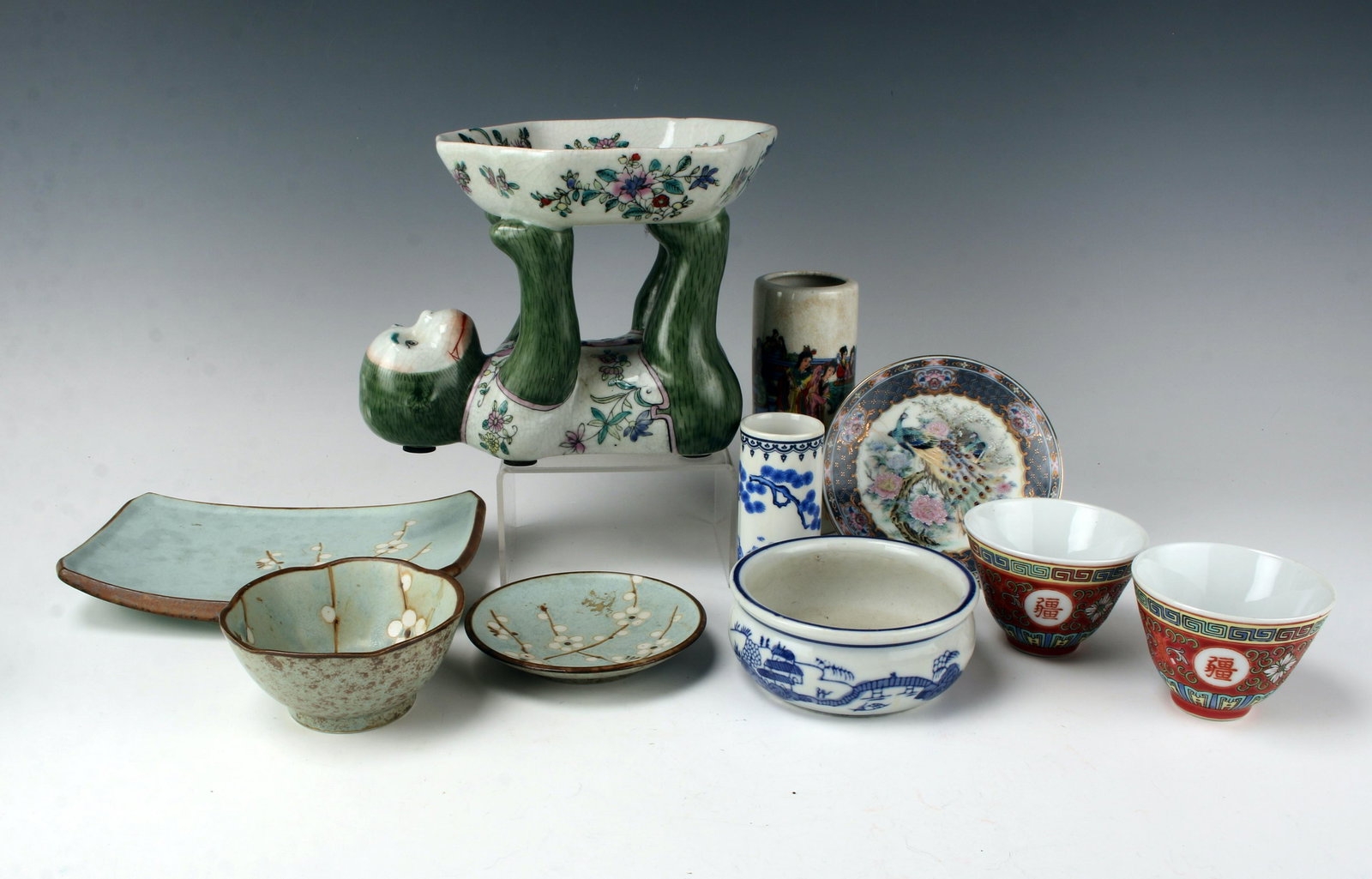 ASSORTED CHINESE STYLE PORCELAIN LOT (1 of 2)