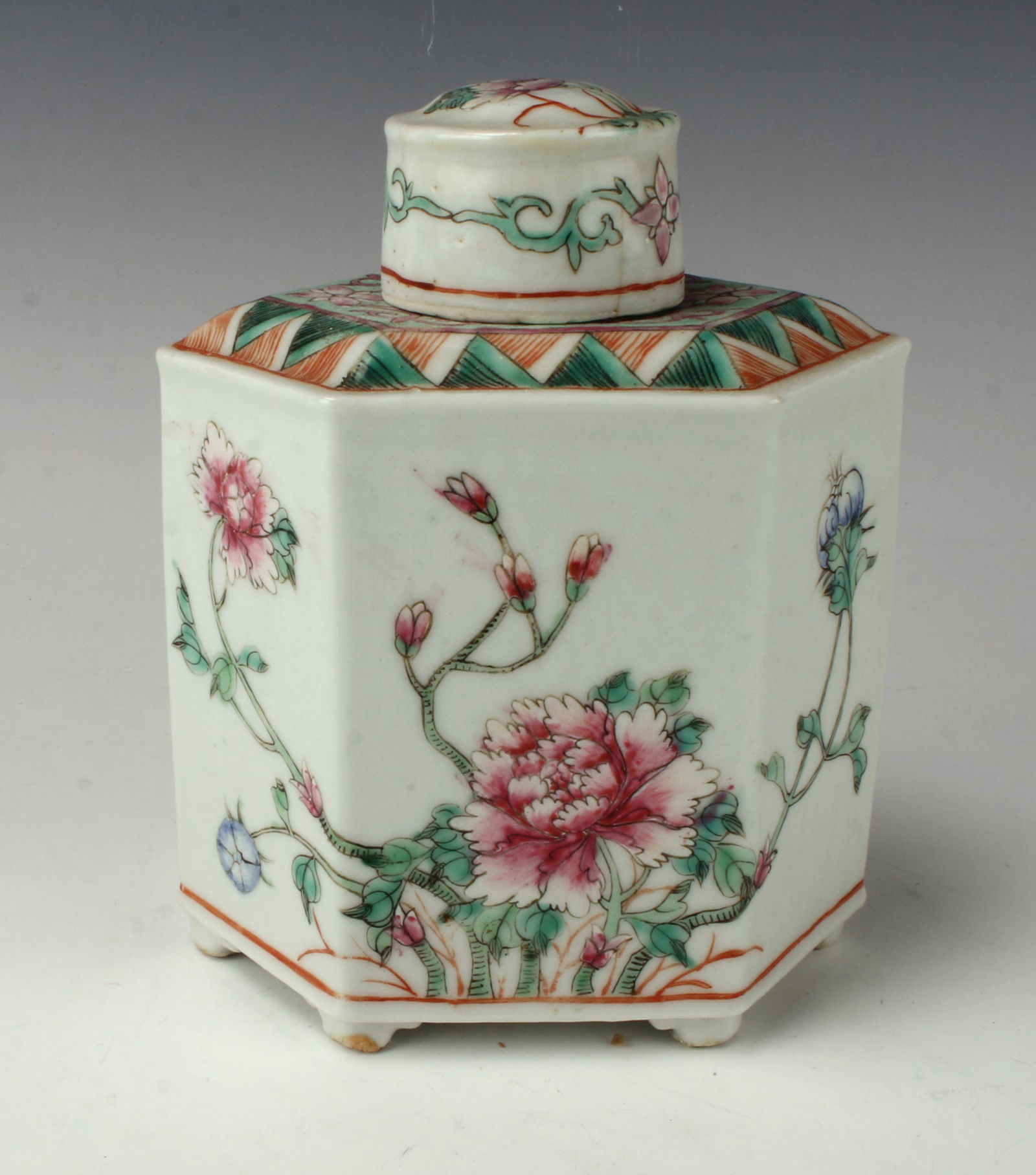 CHINESE PORCELAIN TEA CADDY (1 of 3)