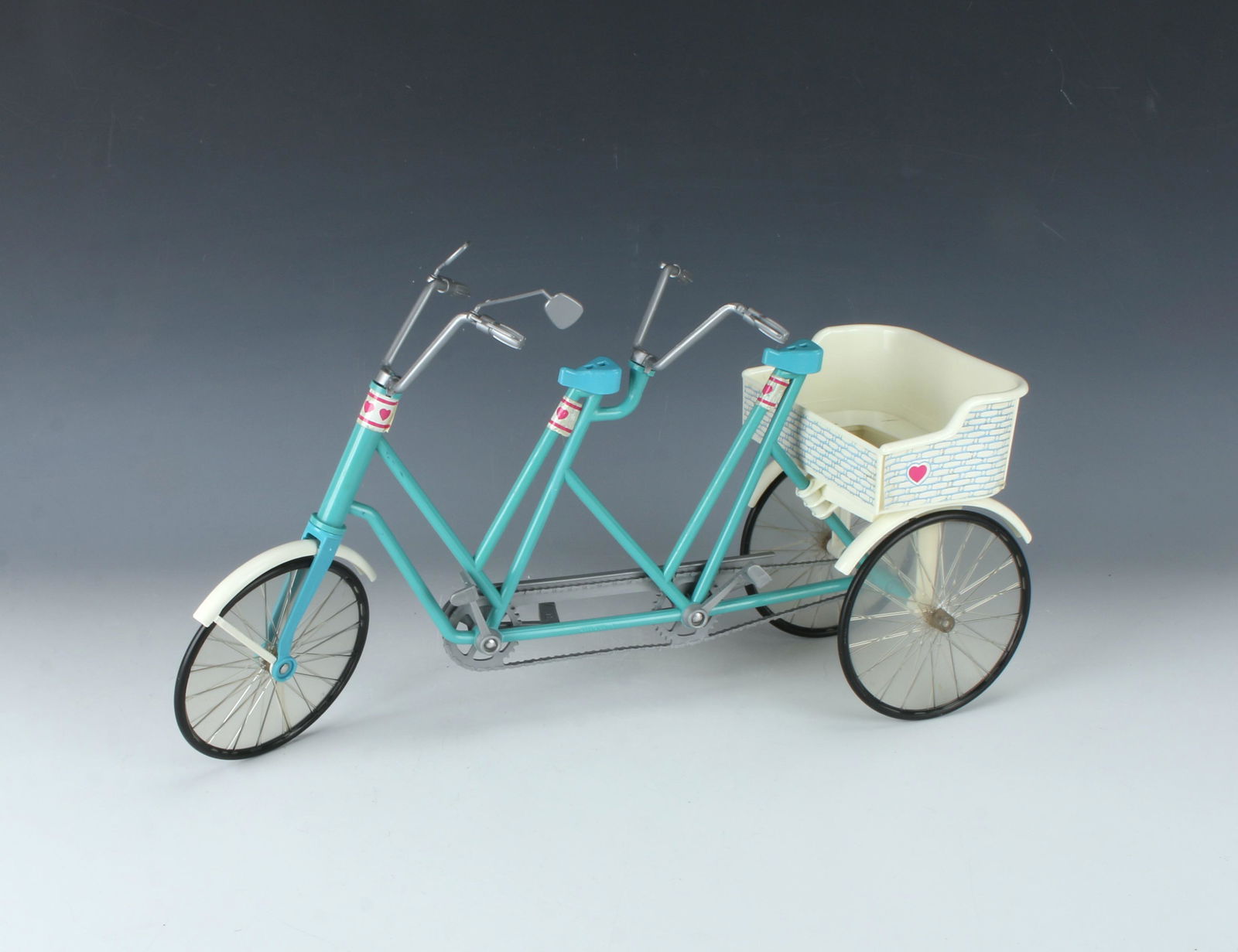 MATTEL HEART FAMILY BICYCLE BUILT FOR 4 (1 of 3)