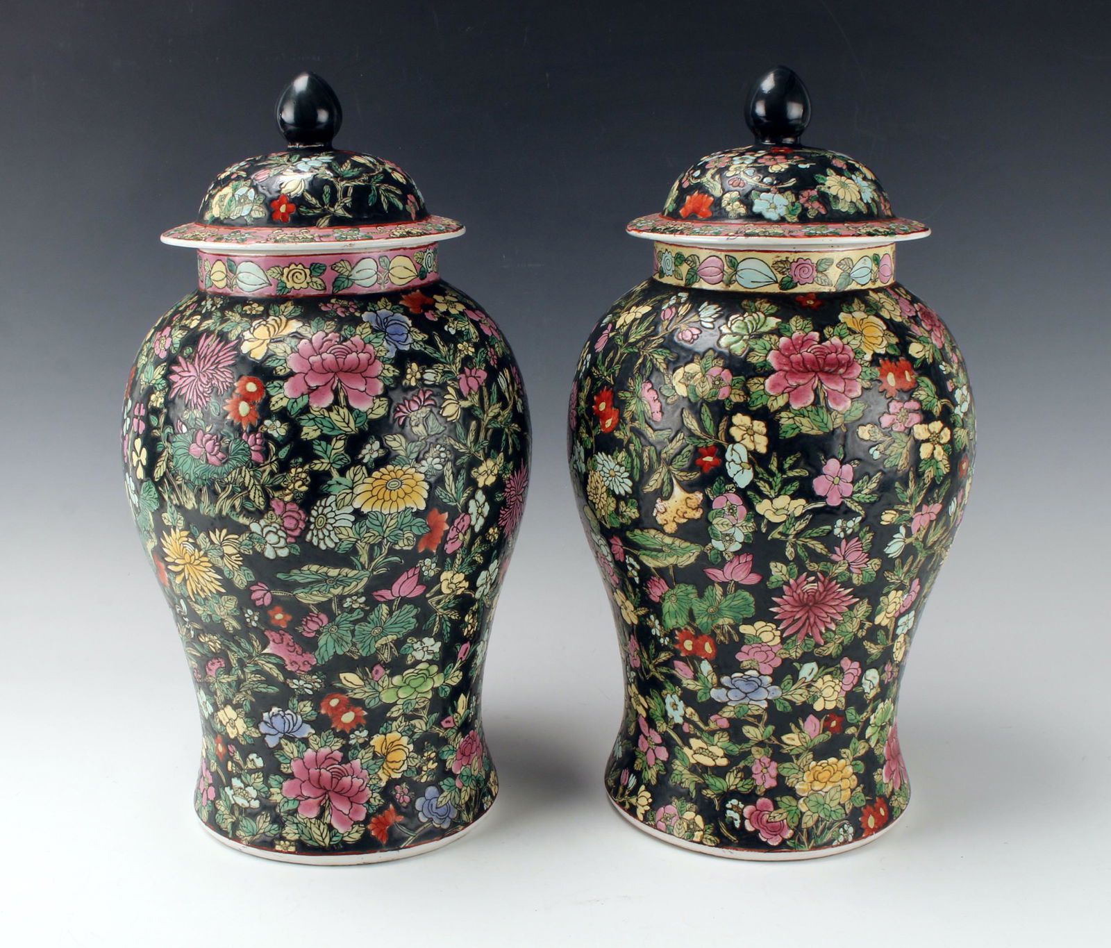 PAIR FAMILLE NOIR GINGER JARS (1 of 4)