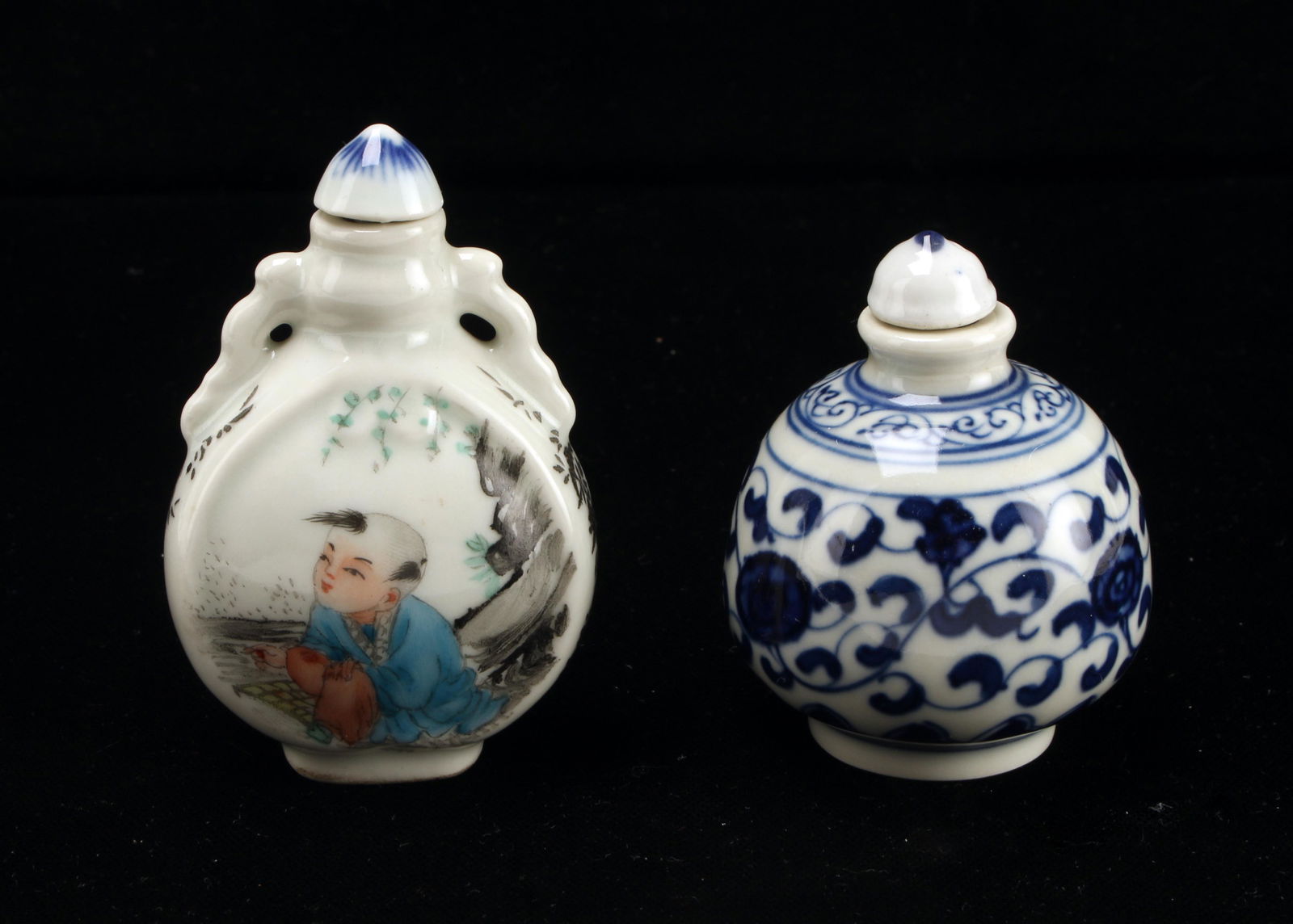 2 PORCELAIN SNUFF BOTTLES (1 of 4)