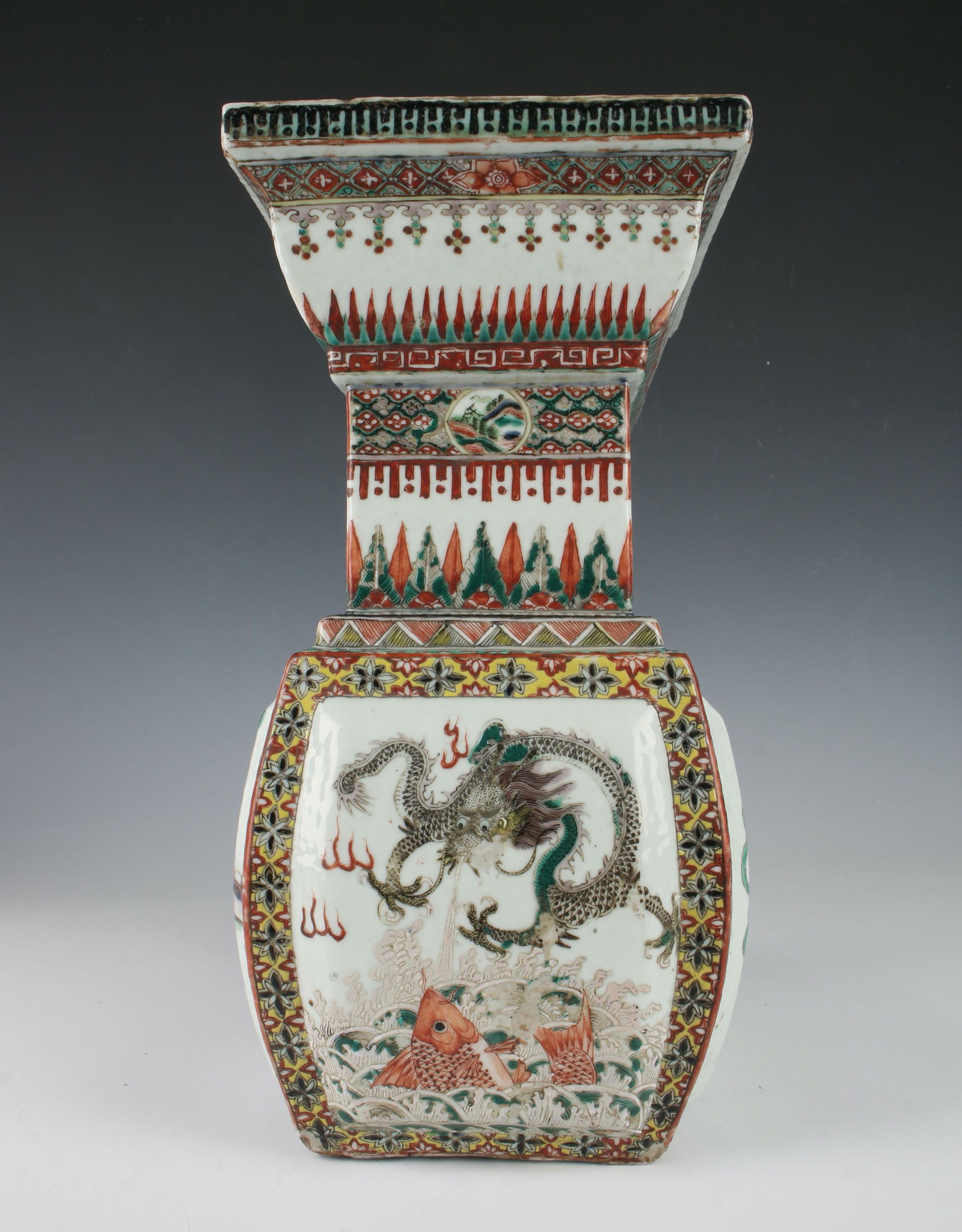 FAMILLE VERTE VASE FORM PLANTER (1 of 9)