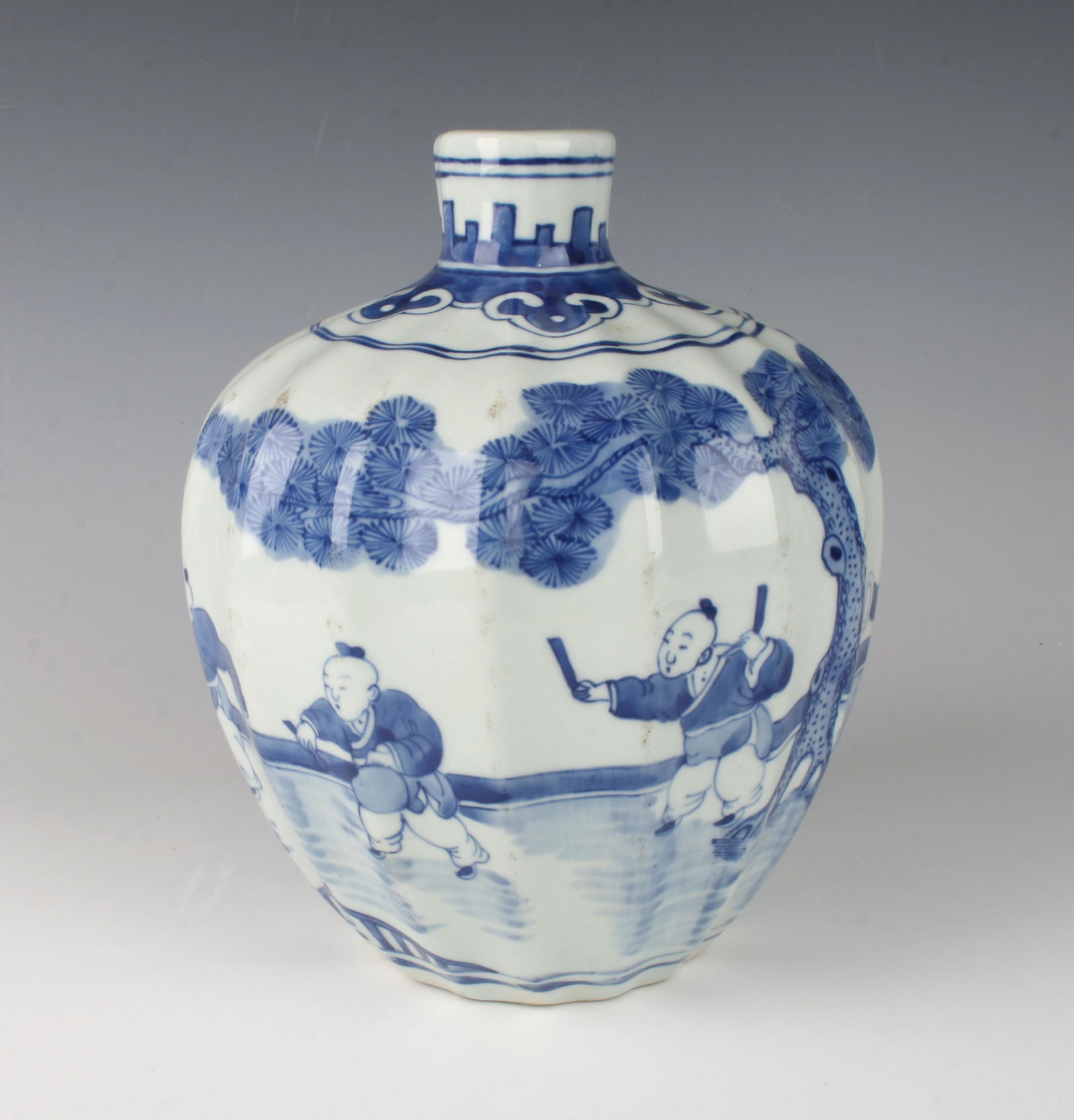 BLUE & WHITE LOBED VASE (1 of 5)