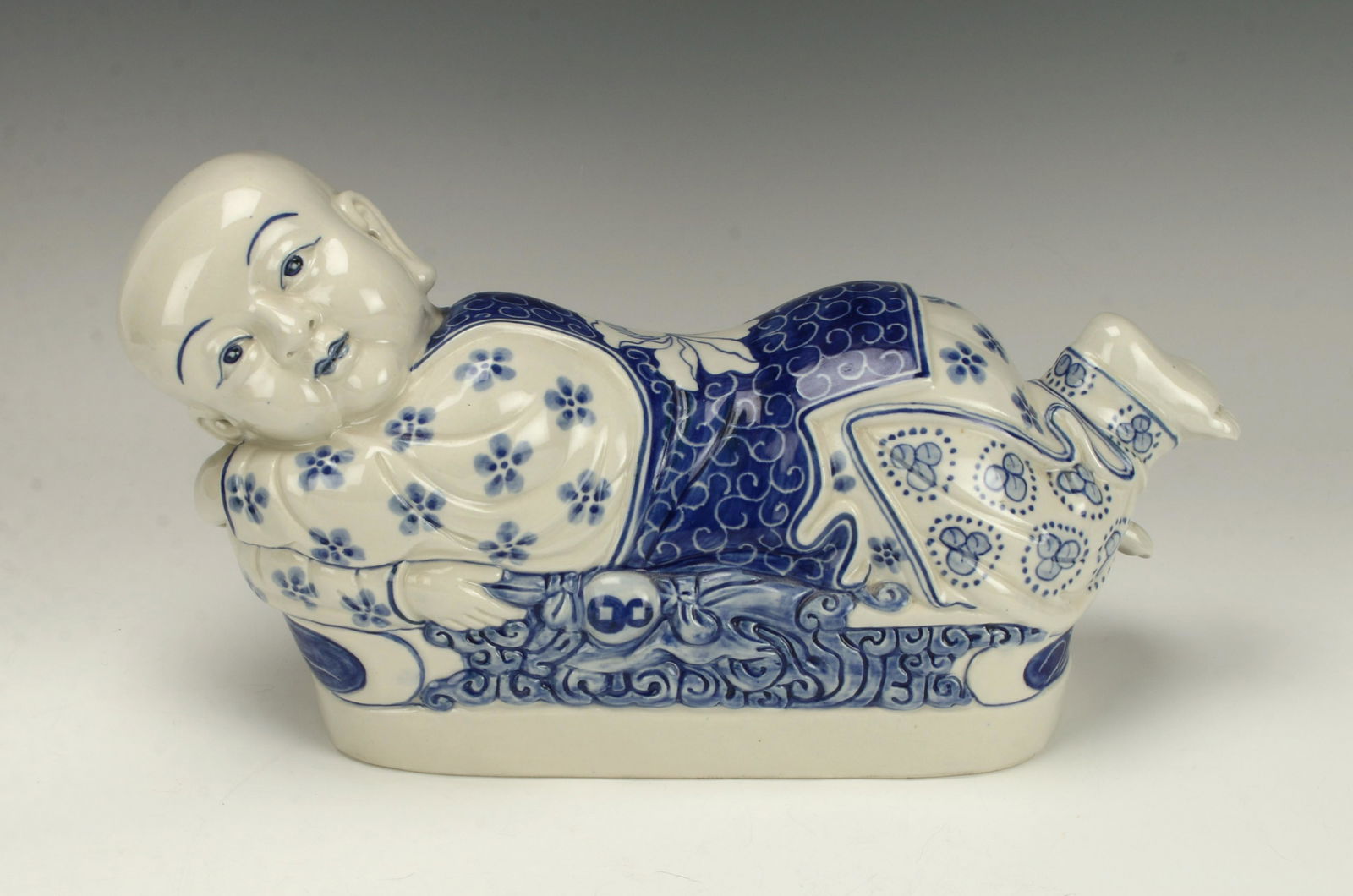 BLUE & WHITE PORCELAIN PILLOW BOY (1 of 4)