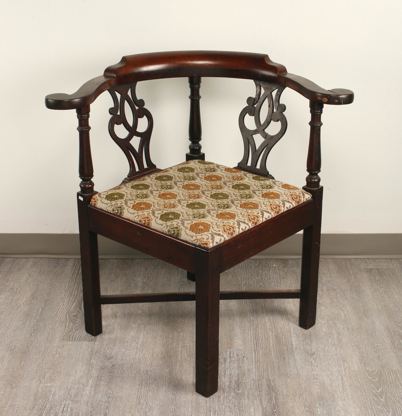 VINTAGE SQUARED CORNER ARM CHAIR: With fretwork back splats. 21" X 21" X 32 1/2" $40 - $80 Please contact us for high resolution images of this lot. Shipping: We are unable to ship th