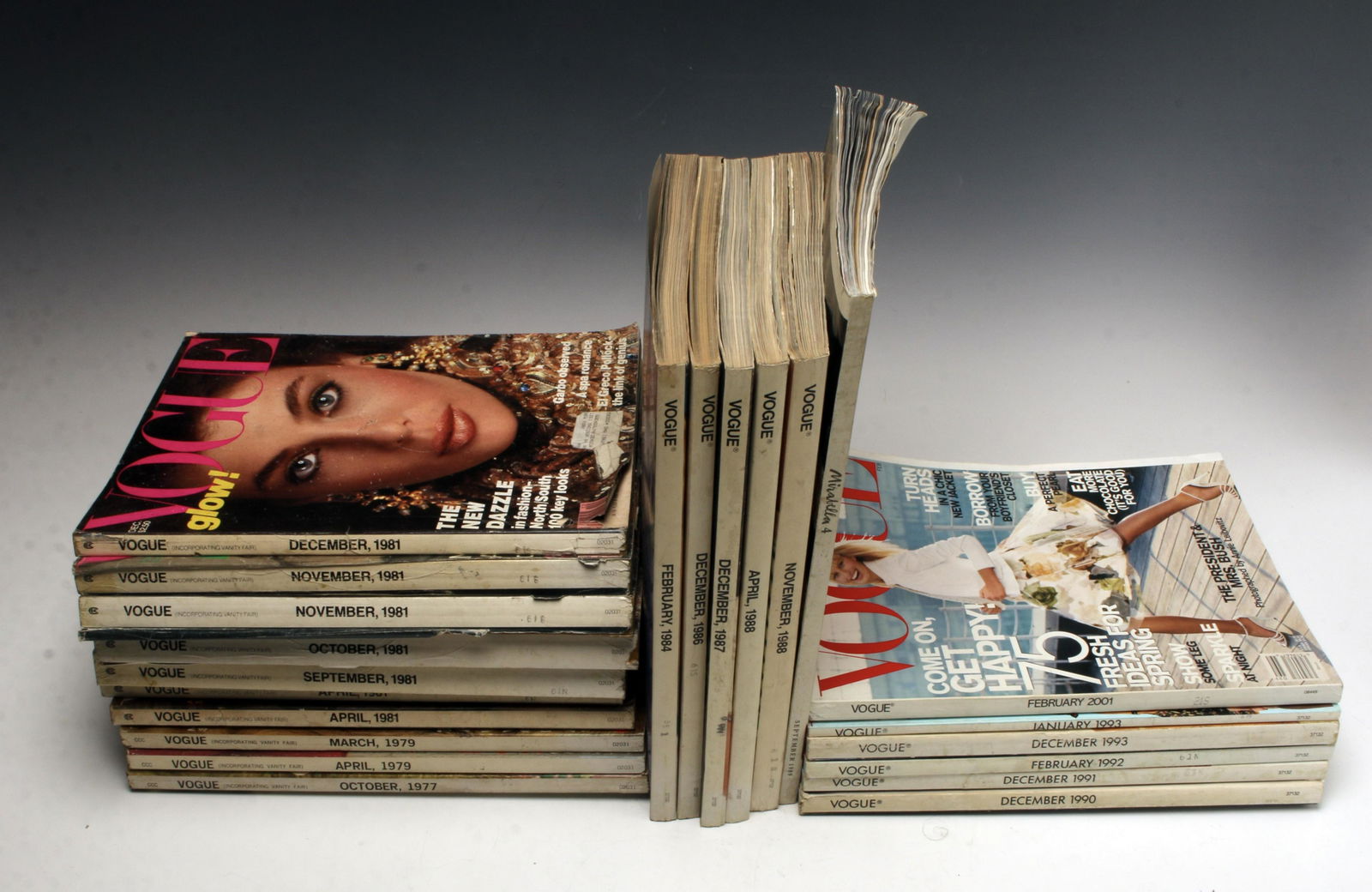 22 VOGUE MAGAZINES 70S, 80S, 90S, 2001: Lot includes three issues from the 70's, October 1977, March and April 1979. Thirteen issues from the 80's, from September 1981 to November 1988. Five issues from the 90's, from December 1990 to Decem