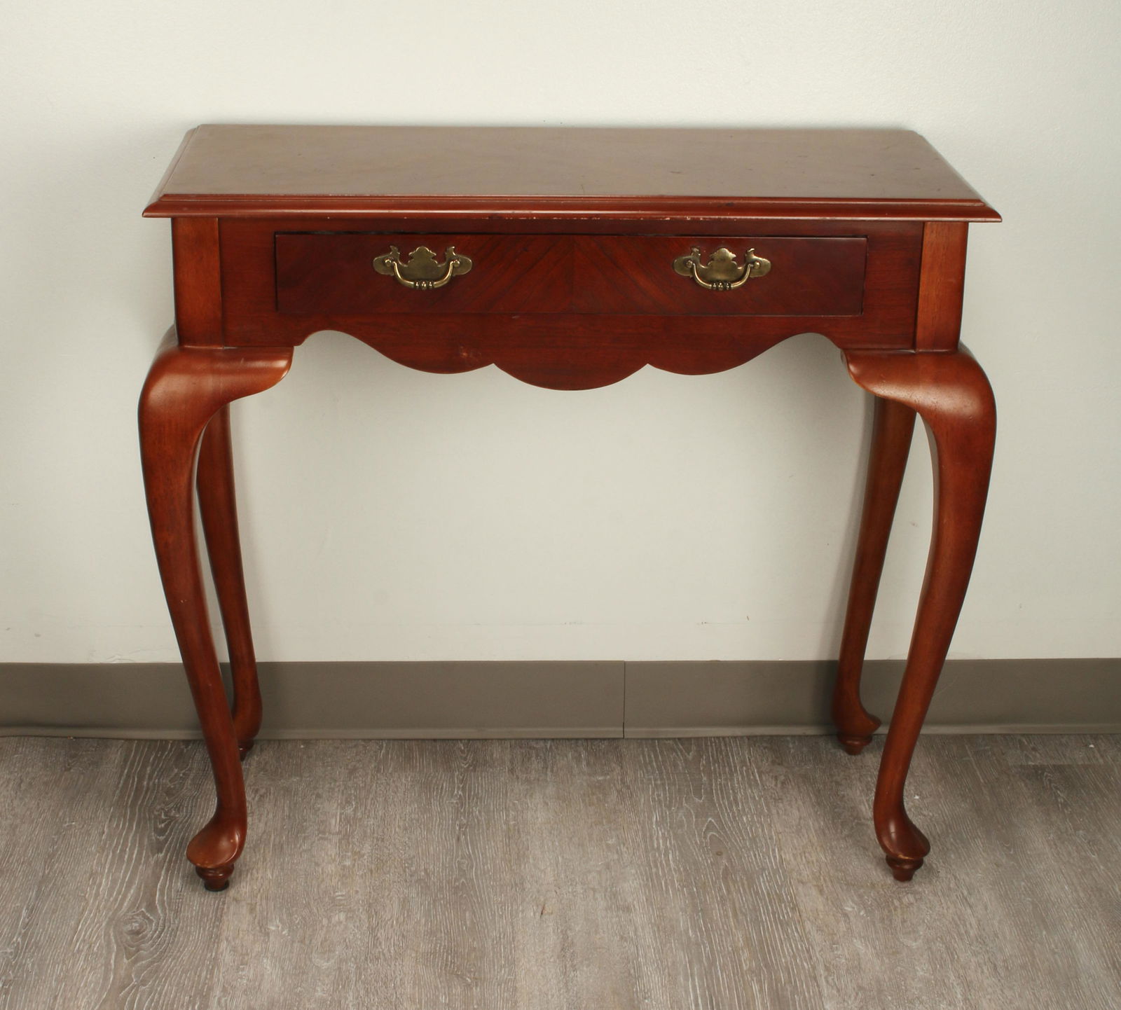 QUEEN ANNE SOFA TABLE (1 of 3)