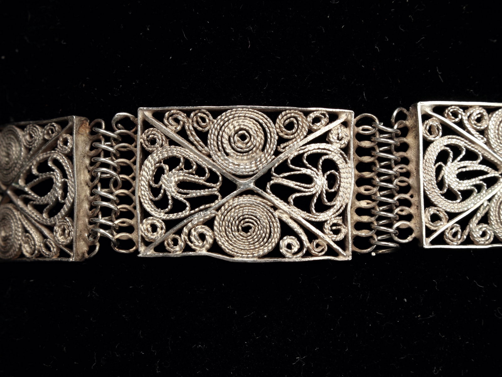 VINTAGE CHINESE FILIGREE BRACELET (1 of 5)