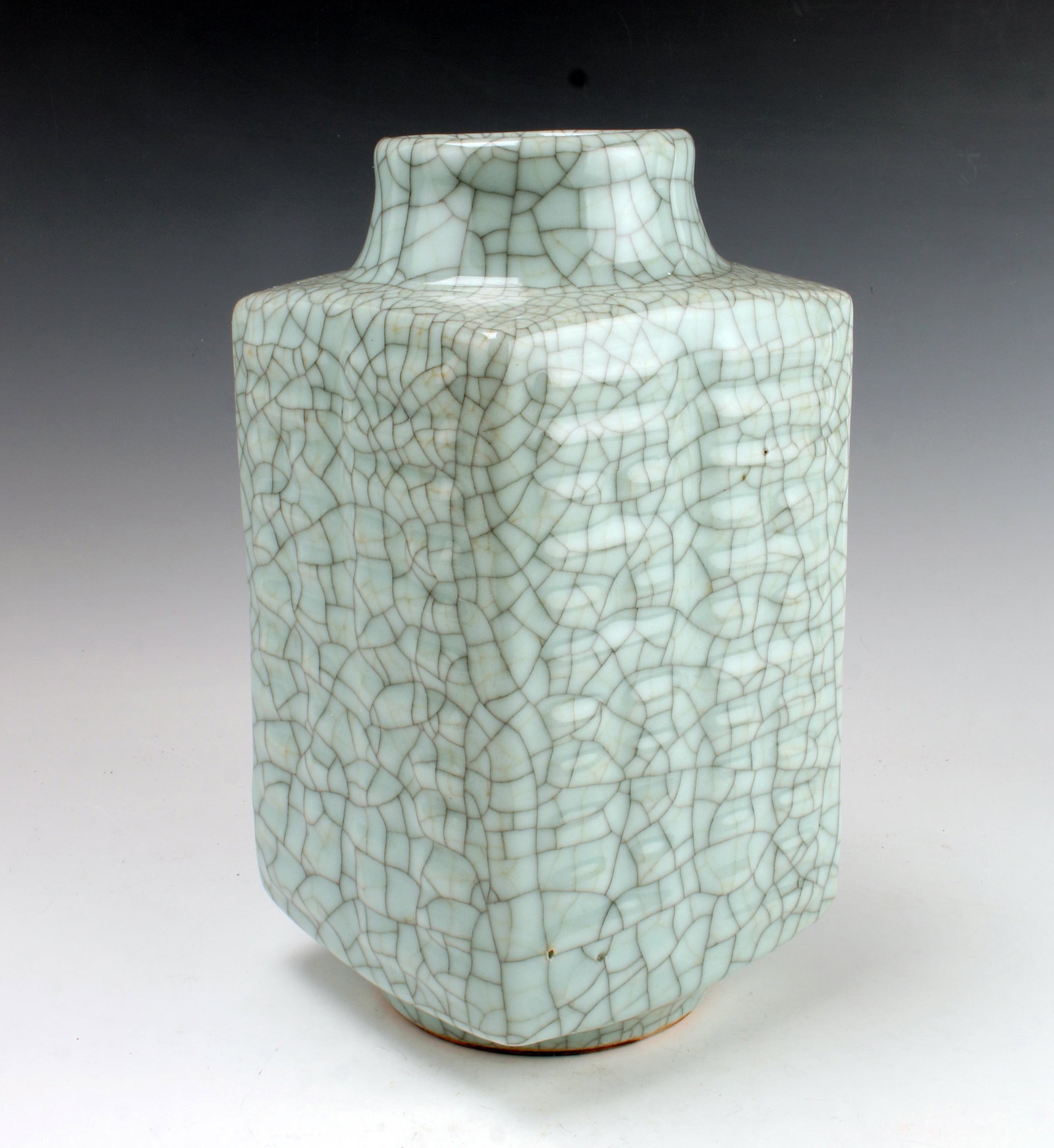 CONG VASE IN BLUE CRAQUELURE GLAZE (1 of 6)