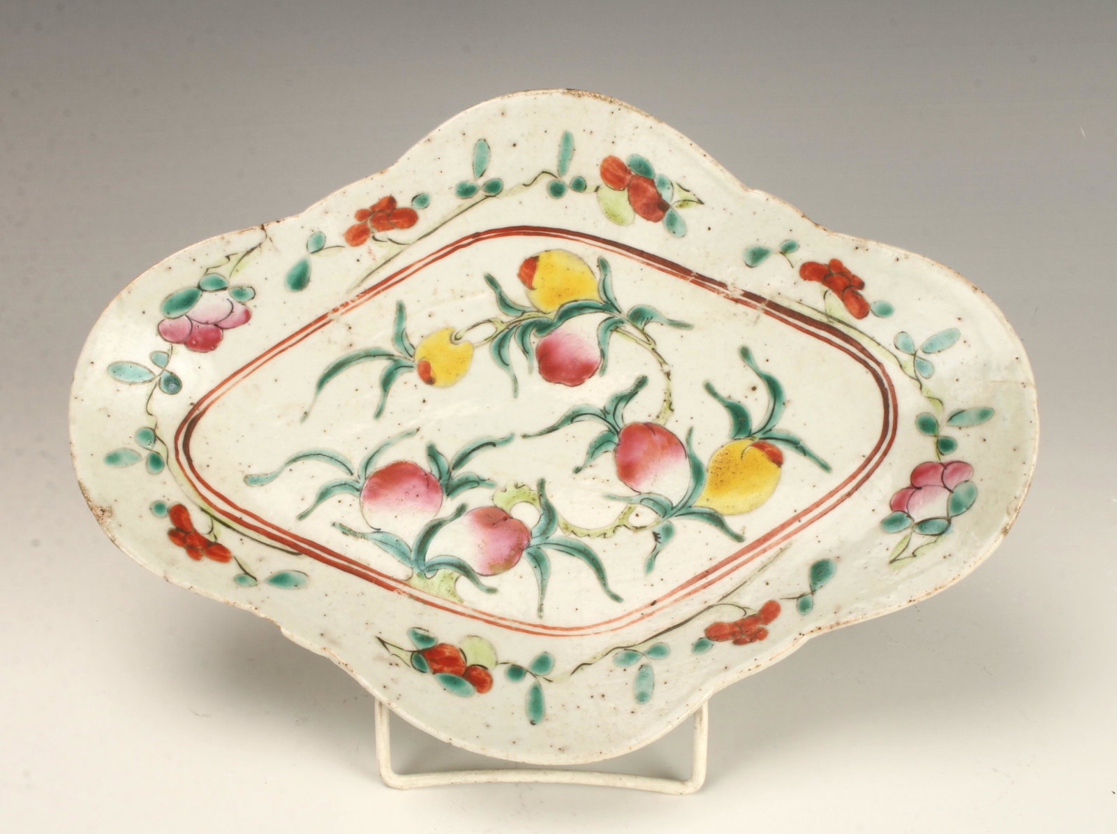 ANTIQUE PETAL FORM SERVING DISH WITH PEACHES (1 of 7)
