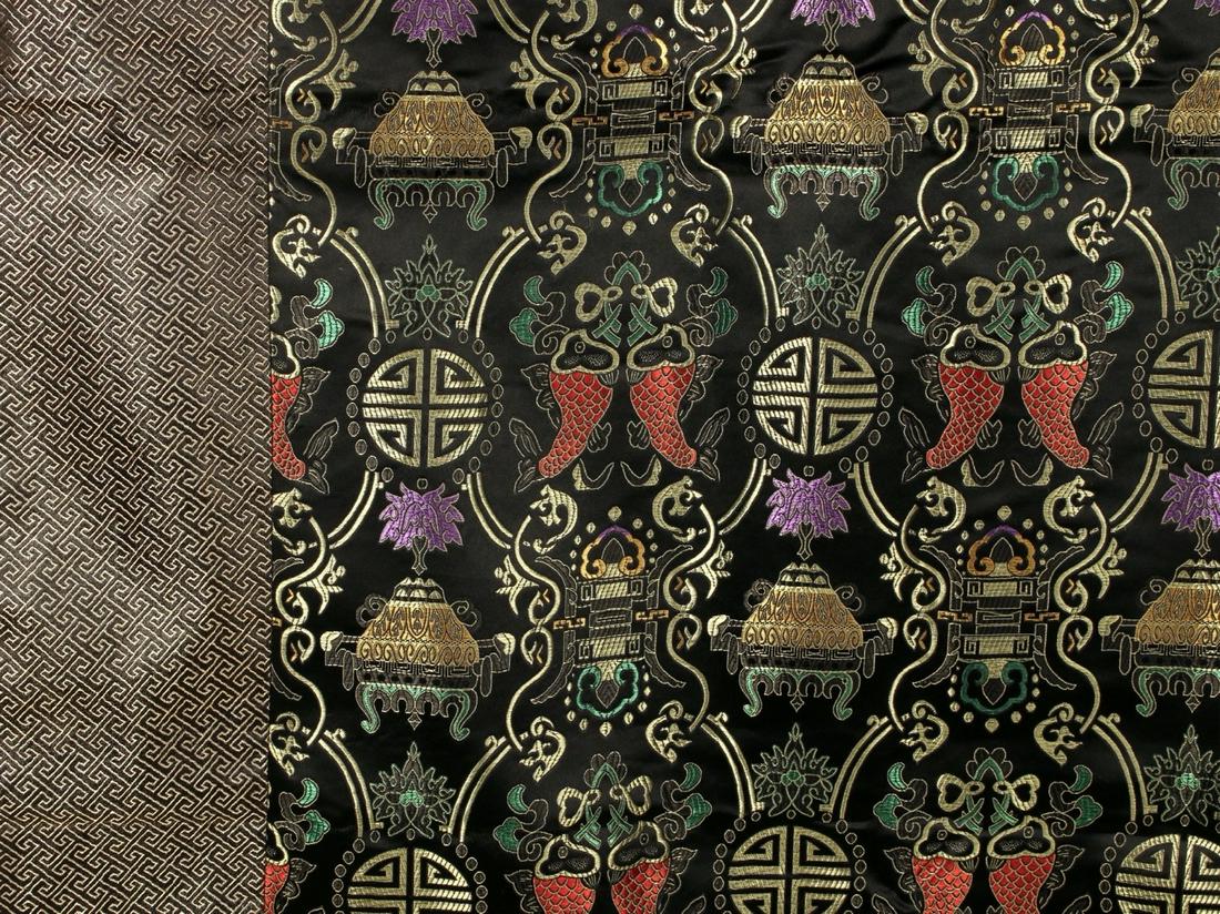 CHINESE SILK BROCADE TABLE COVERING (1 of 4)