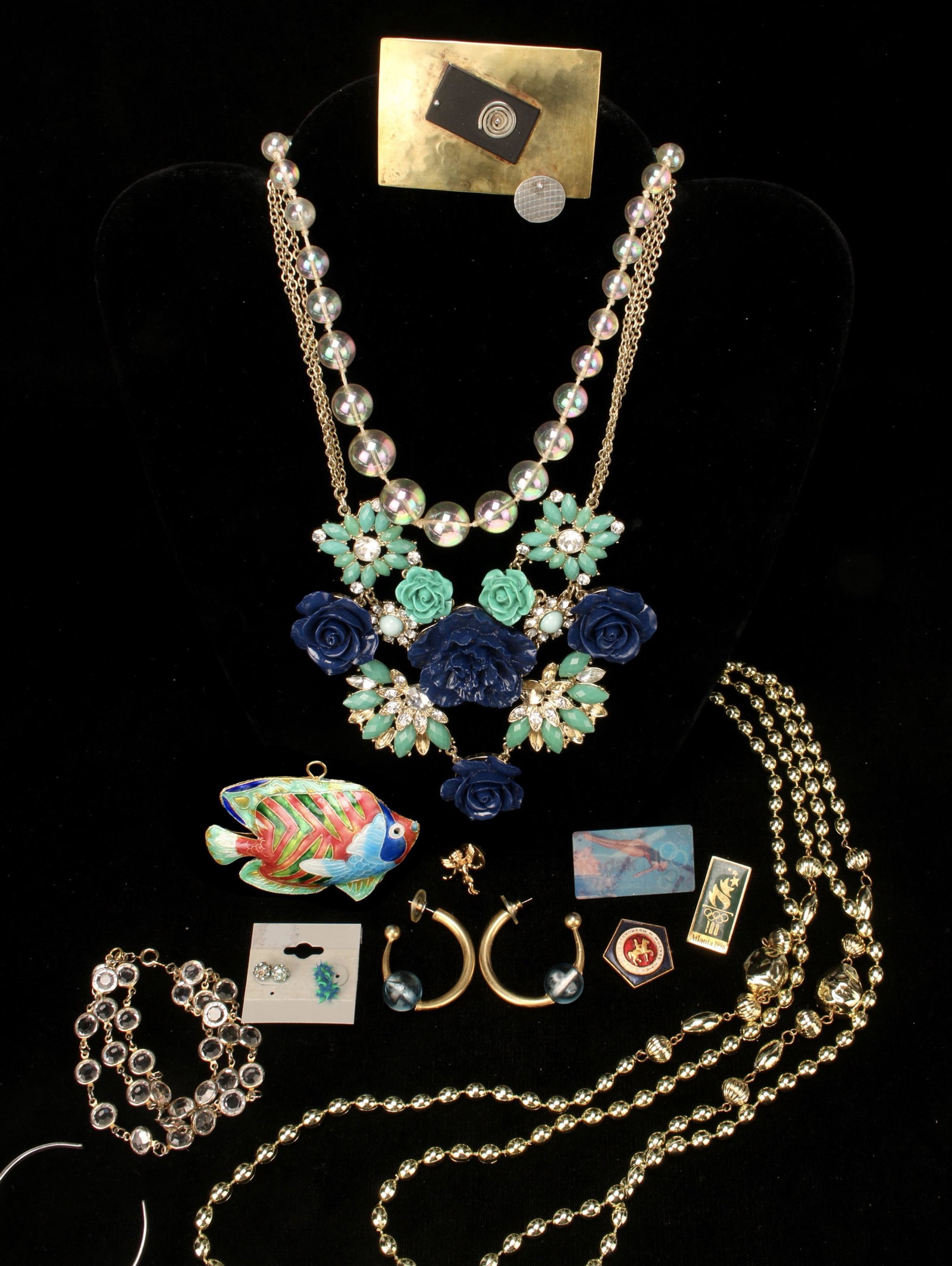 SPRINGTIME COSTUME JEWELRY LOT: SPRINGTIME COSTUME JEWELRY LOTBright enameled fish pendant, fabulous Amrita necklace o