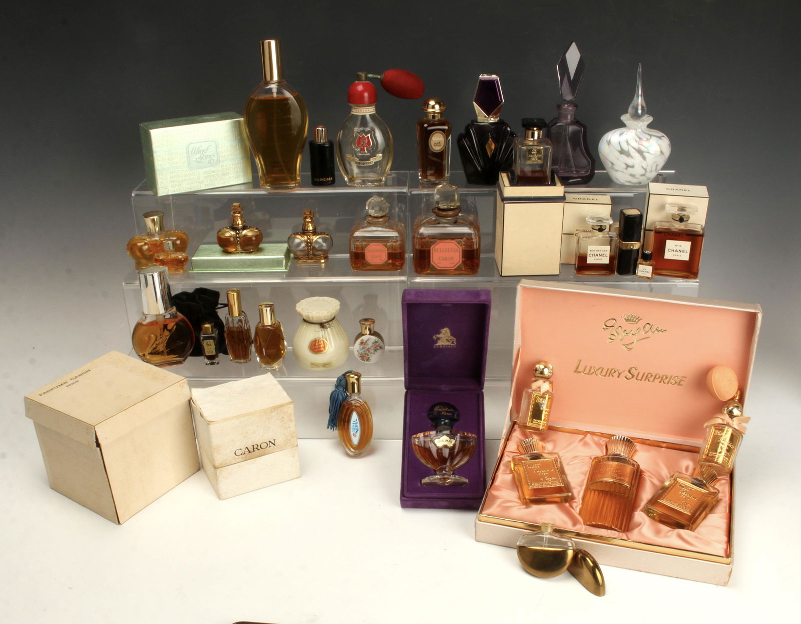 VINTAGE FINE PERFUMES & PERFUME BOTTLES (1 of 10)